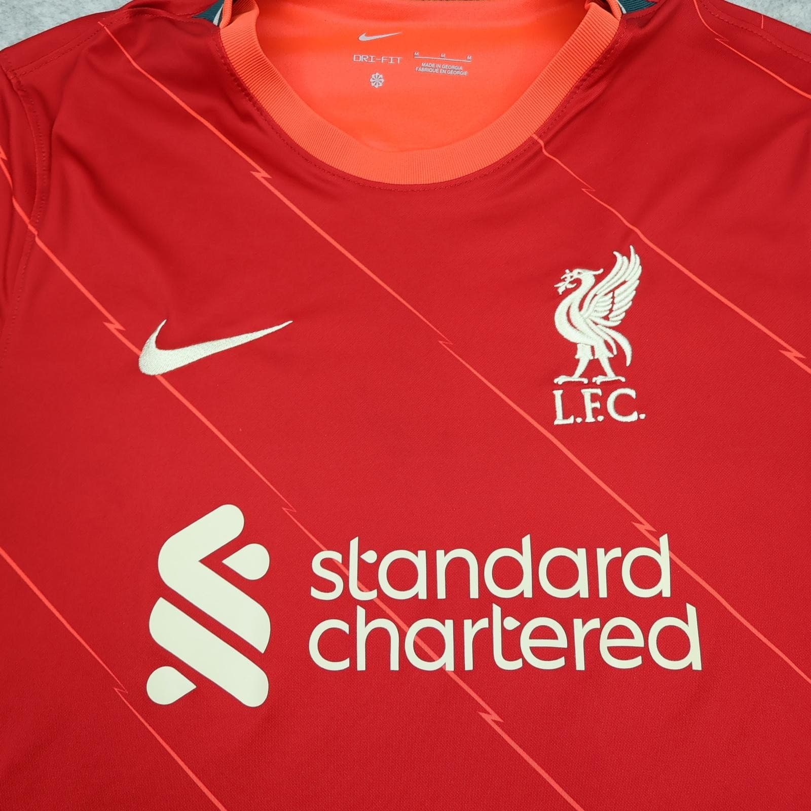 Liverpool Shirt Mens Medium Red Home 2021 2022 Nike Standard Chartered photo 3
