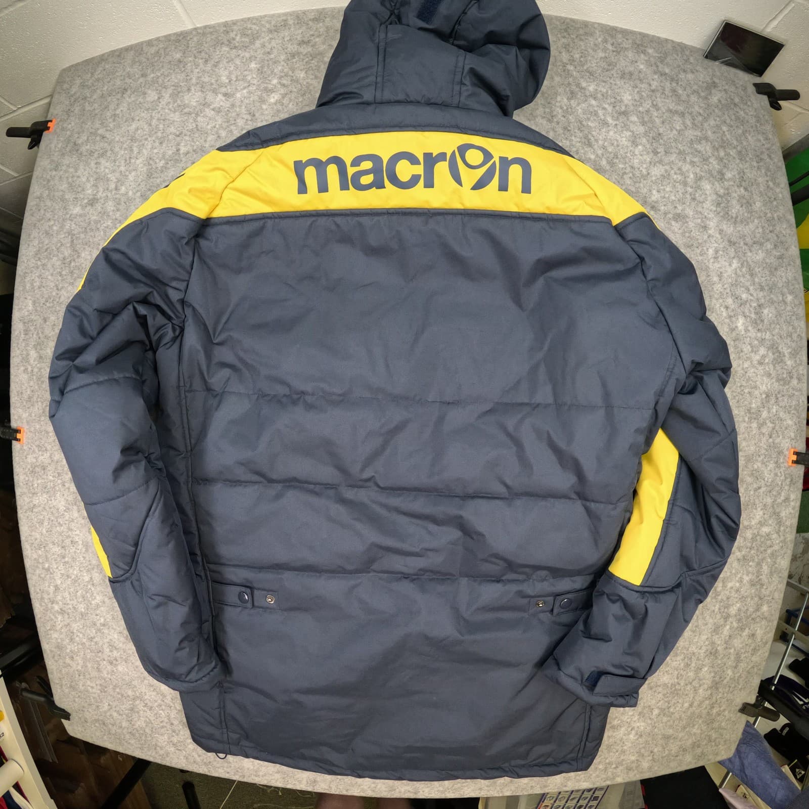 Leeds United Puffer Jacket Large Blue Macron Long Sleeve Zip Padded Coat photo 4