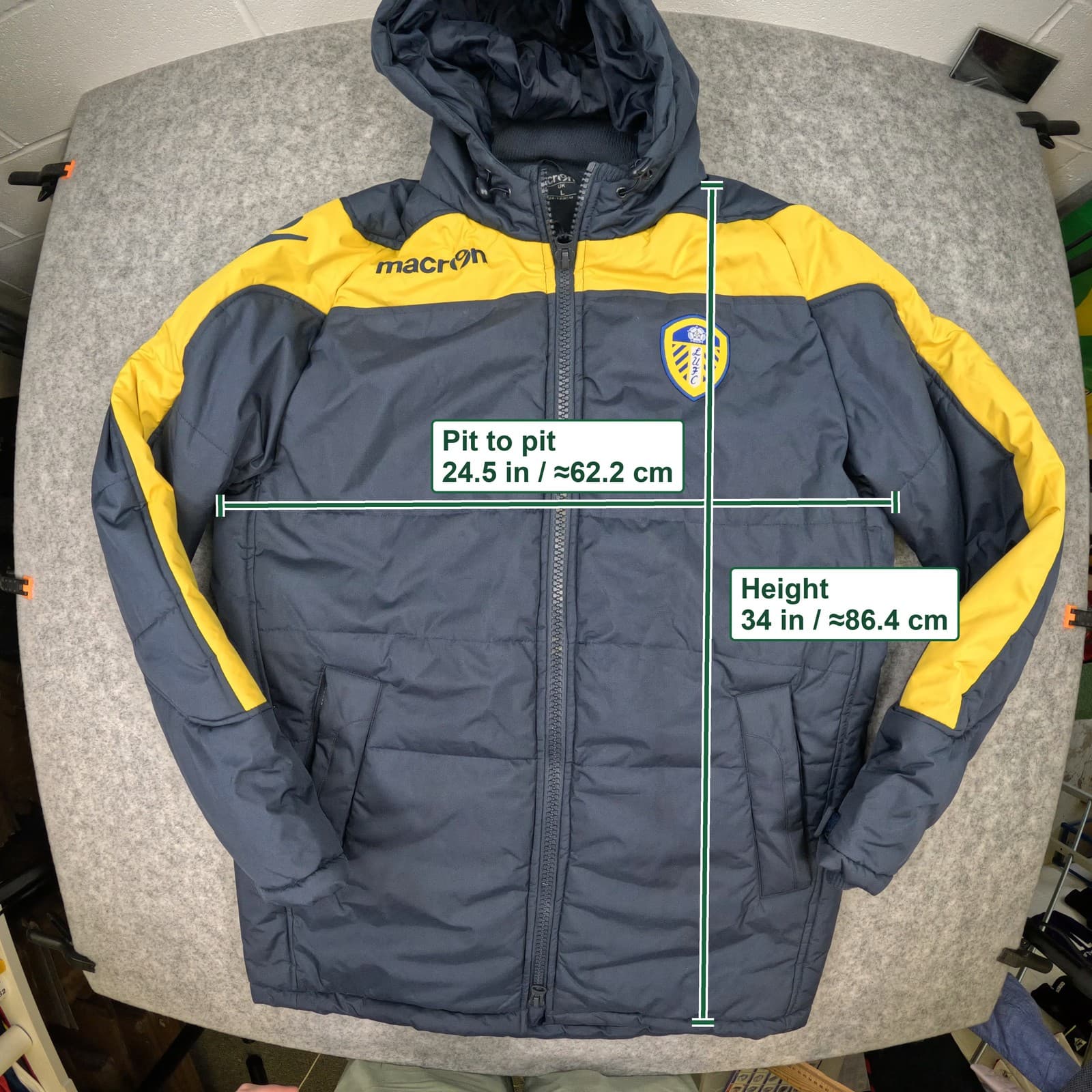 Leeds United Puffer Jacket Large Blue Macron Long Sleeve Zip Padded Coat photo 3