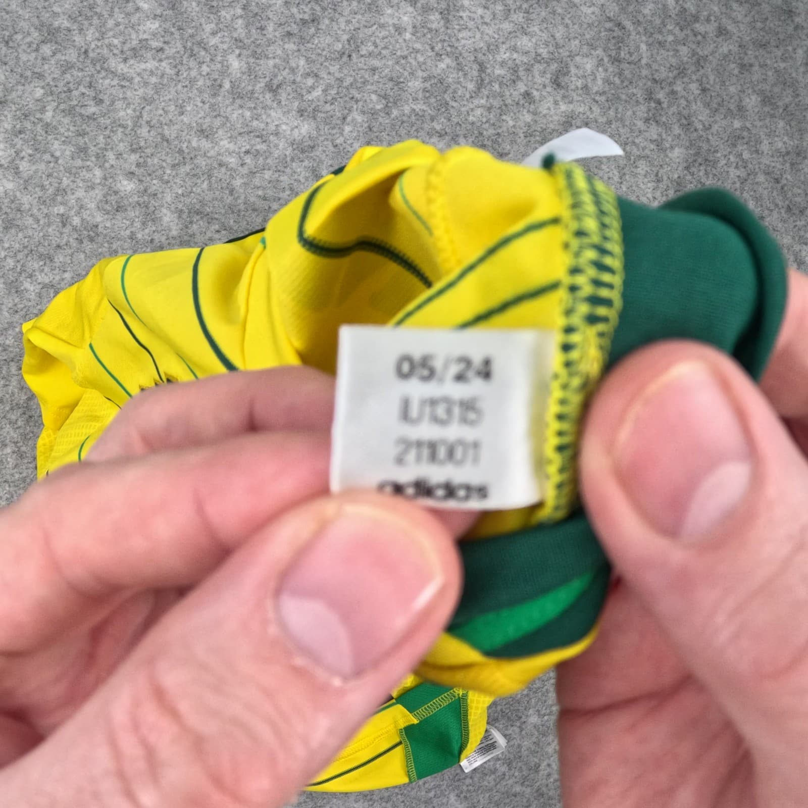 Celtic Football Shirt Medium Yellow Away 2024 25 adidas Kyogo 8 Soccer Jersey photo 5
