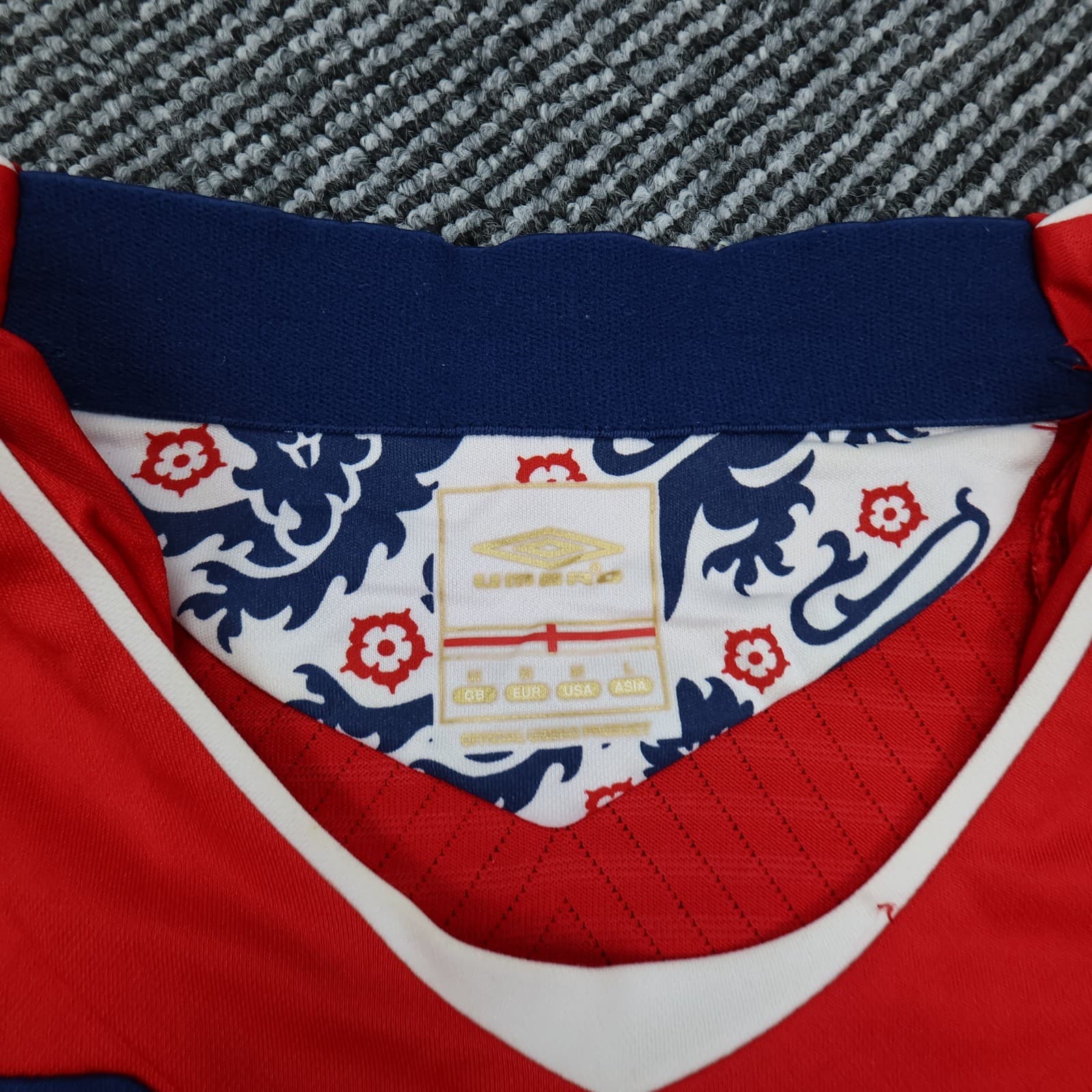 England Football Shirt Medium Red Away Kit 2008 2010 Jersey David Beckham photo 6