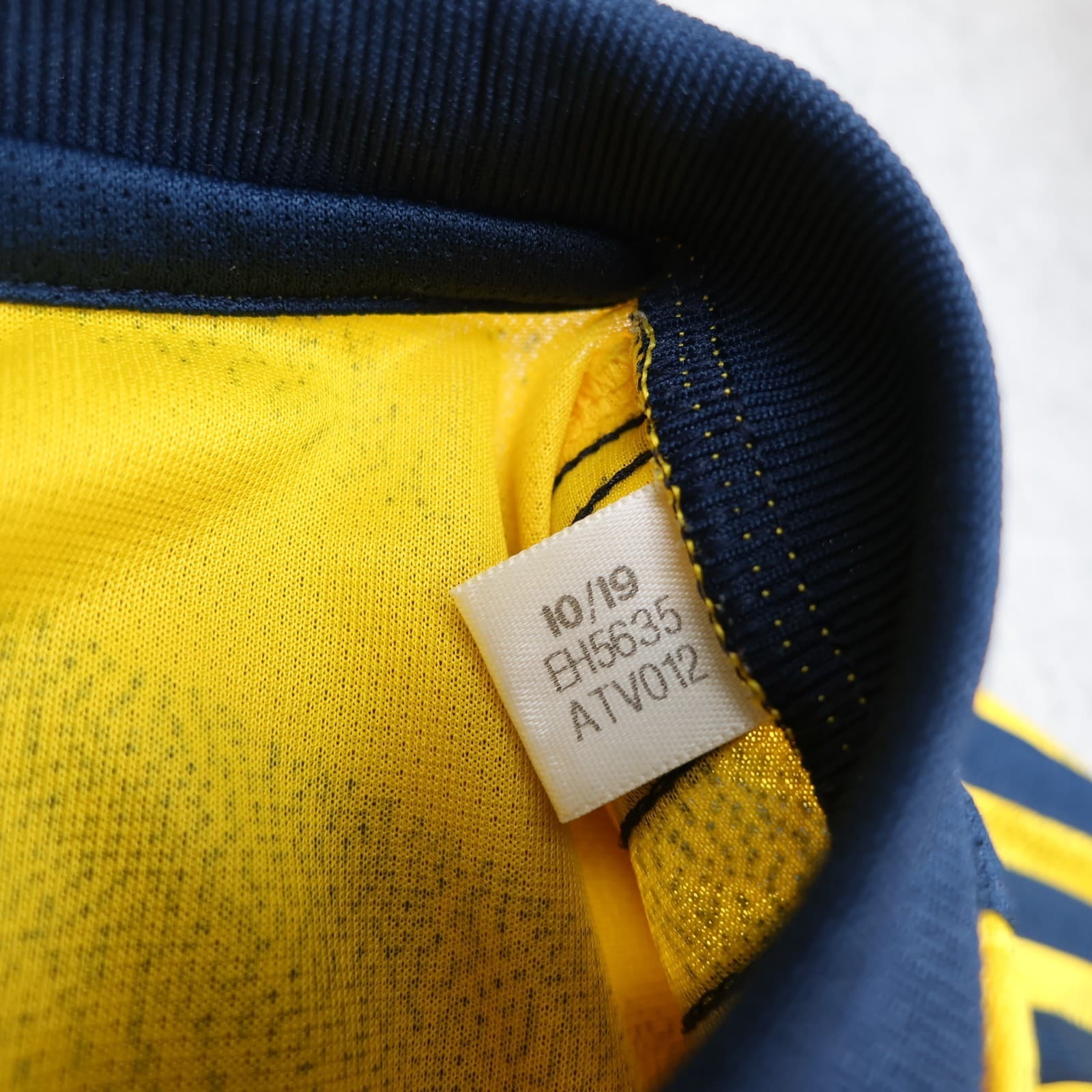 Arsenal Shirt Medium Yellow Away Kit 2019 2020 Adidas Soccer Jersey photo 9