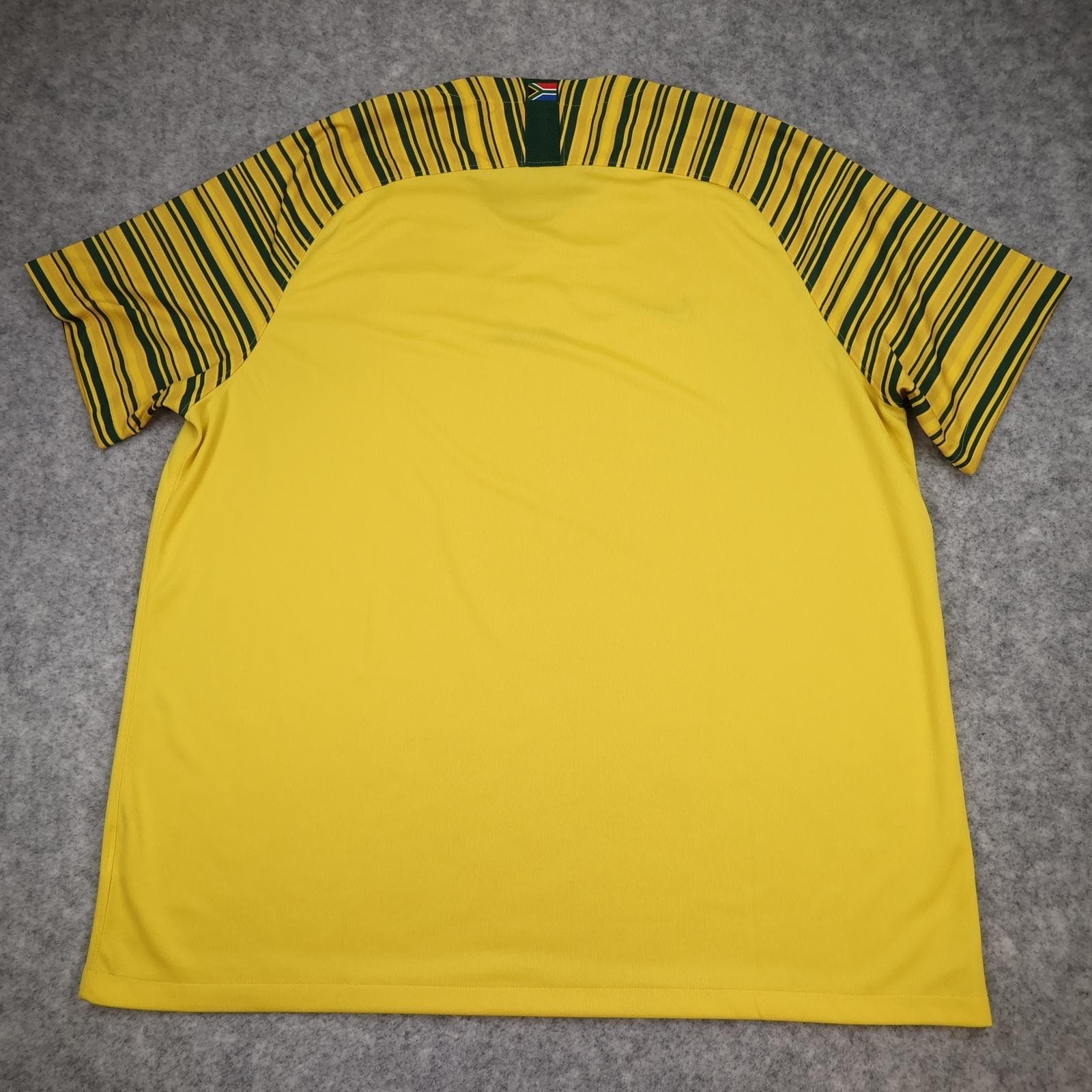 South Africa Home Shirt Mens 2XL Yellow 2018 Football Nike Dri Fit Soccer Jersey photo 2
