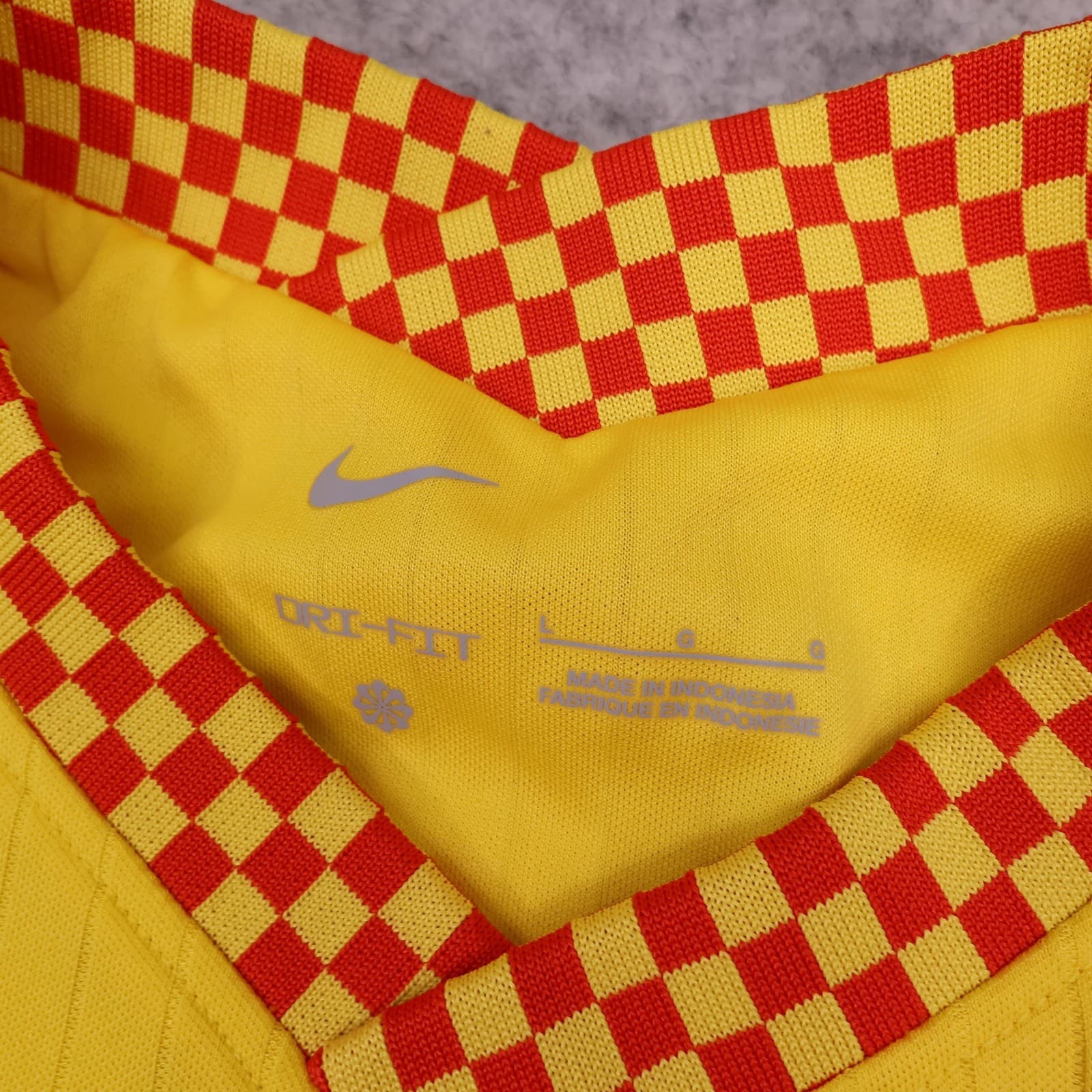 Liverpool Shirt Mens Large Yellow Third 2021 2022 Football Nike Soccer Jersey photo 7