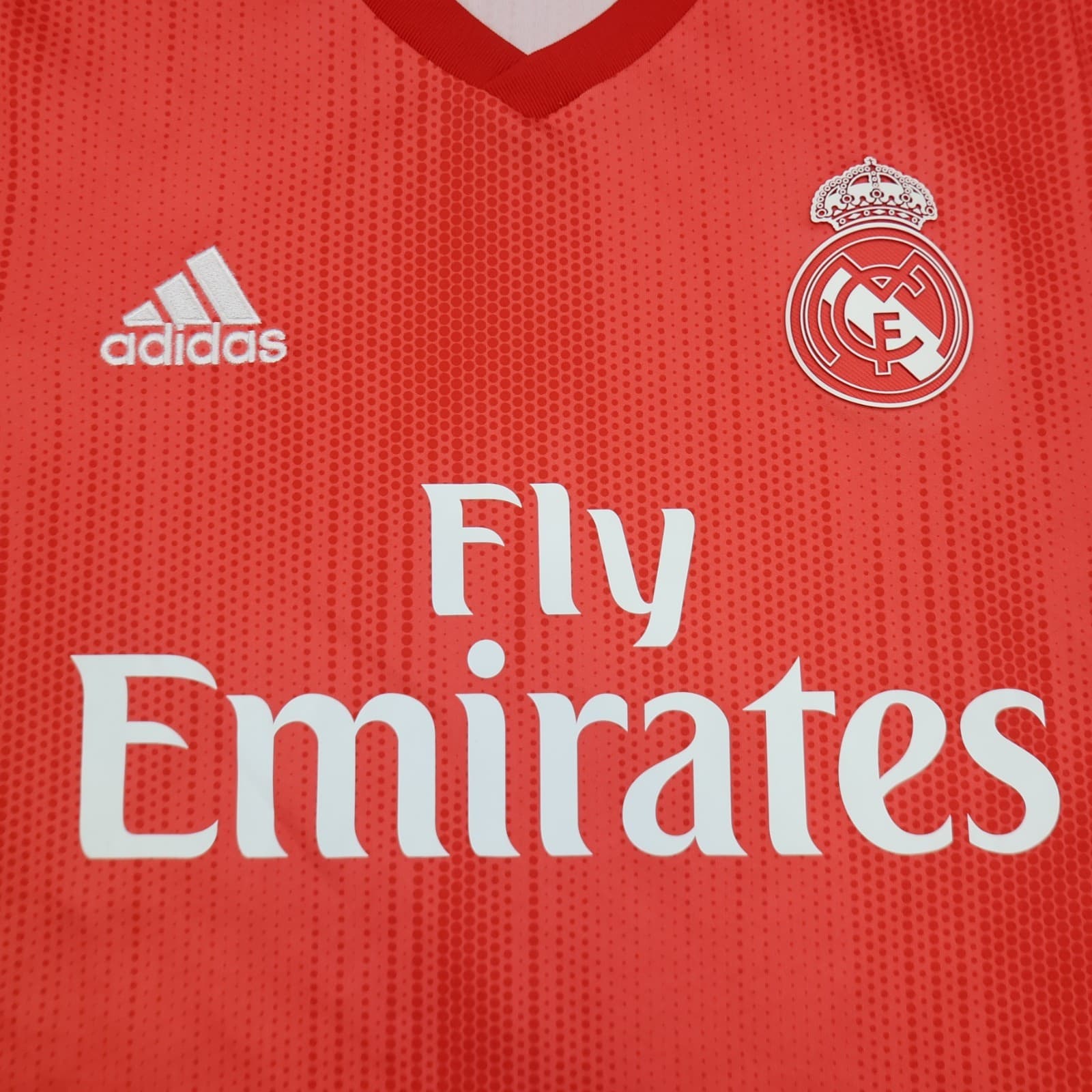 Real Madrid Shirt Medium Pink Third Kit 2018 2019 Adidas Soccer Jersey photo 4