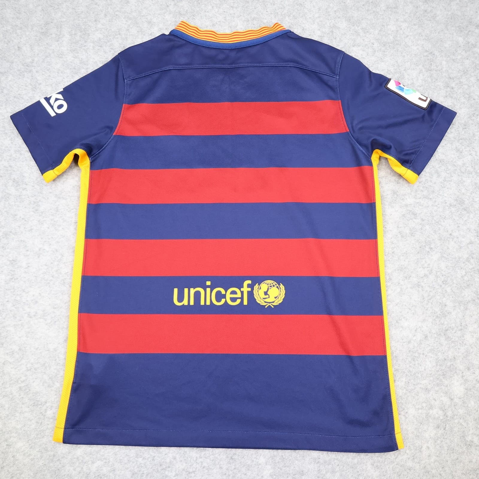 Barcelona Home Shirt Kids 12-13 Years Home Kit 2015 2016 Nike Soccer Jersey photo 2