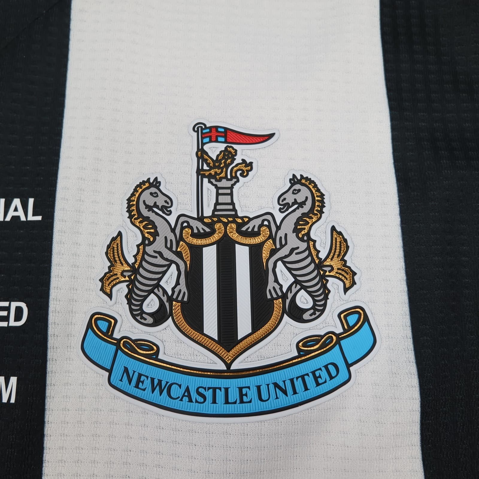 Newcastle United Shirt Medium White Home Kit 2024 2025 Adidas Jersey Guimarães photo 9