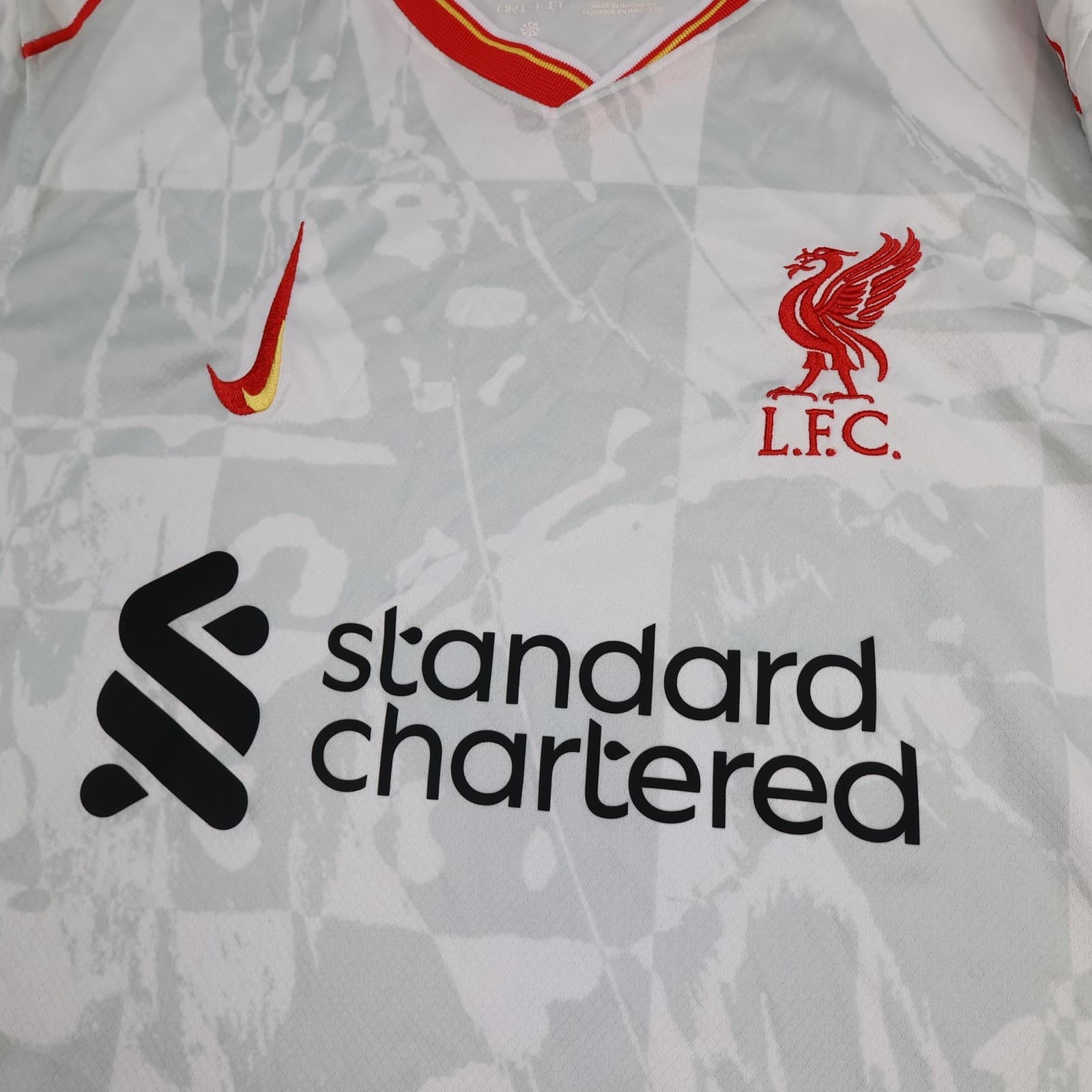 Liverpool Away Shirt Mens Medium White Third Nike Soccer Jersey 2024 2025 photo 3
