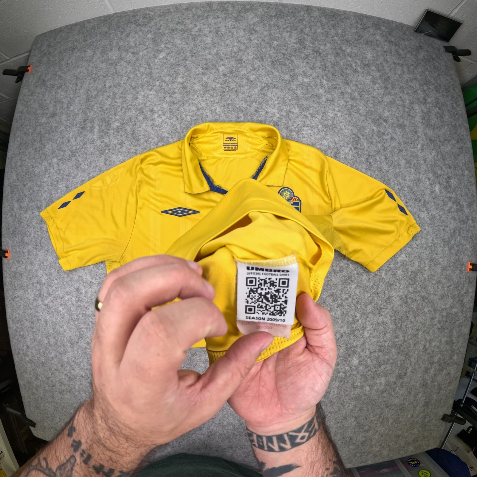 Sweden Football Shirt Large Yellow Home 2009 2010 Umbro Soccer Jersey photo 2