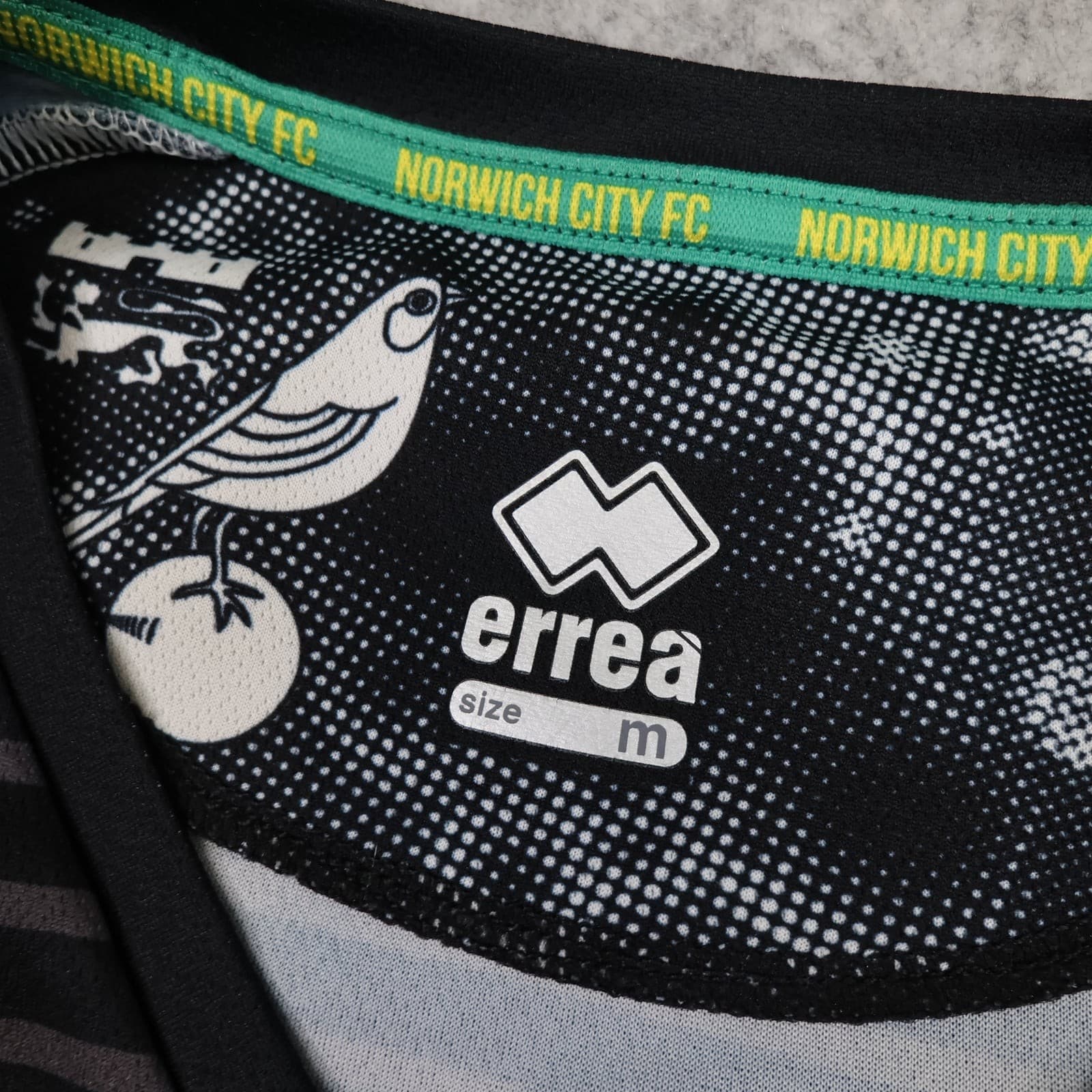 Norwich City FC Football Shirt Adults Medium Black Away 2017 2018 Errea photo 5