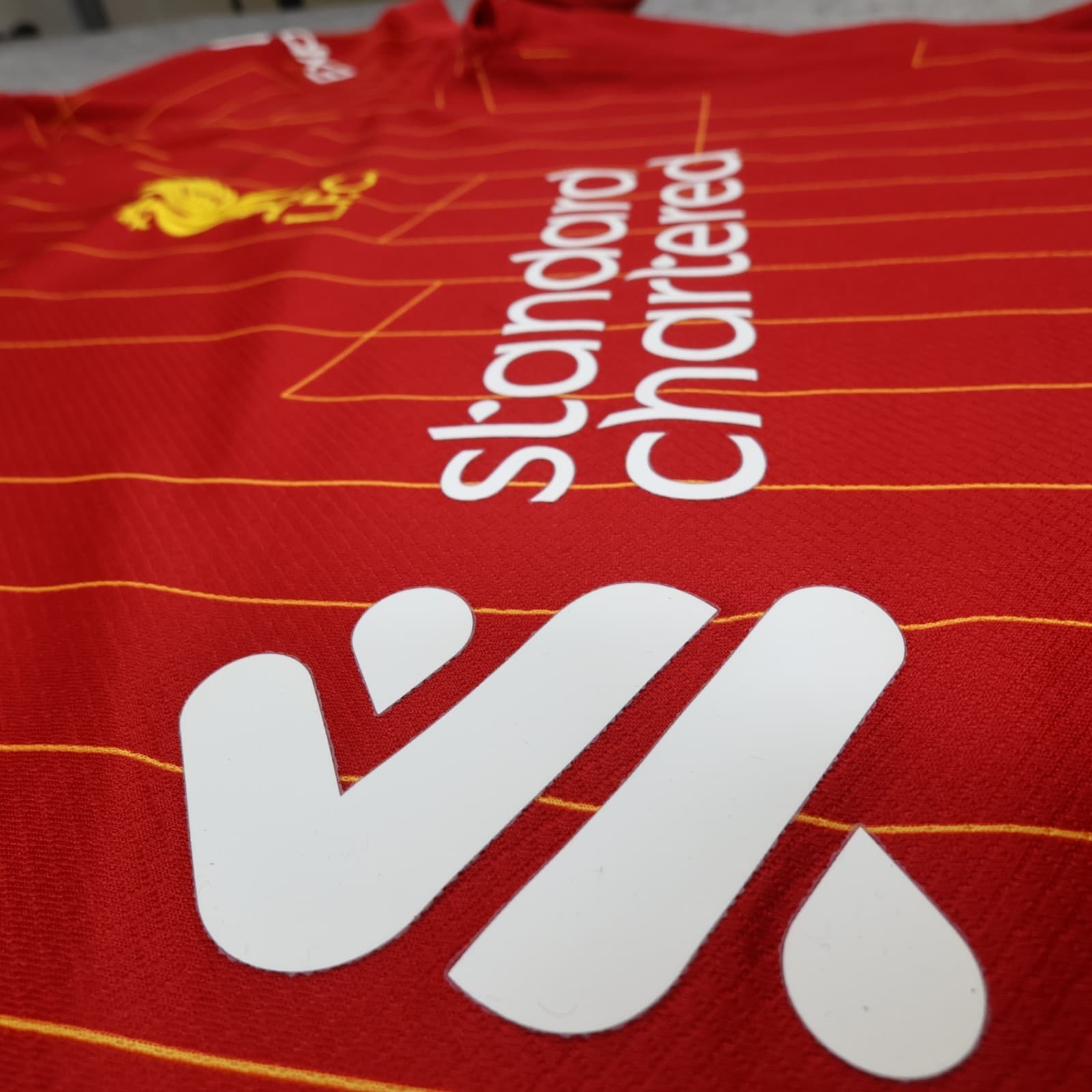 Liverpool Shirt Medium Red Home Kit 2024 2025 Nike Soccer Jersey photo 8