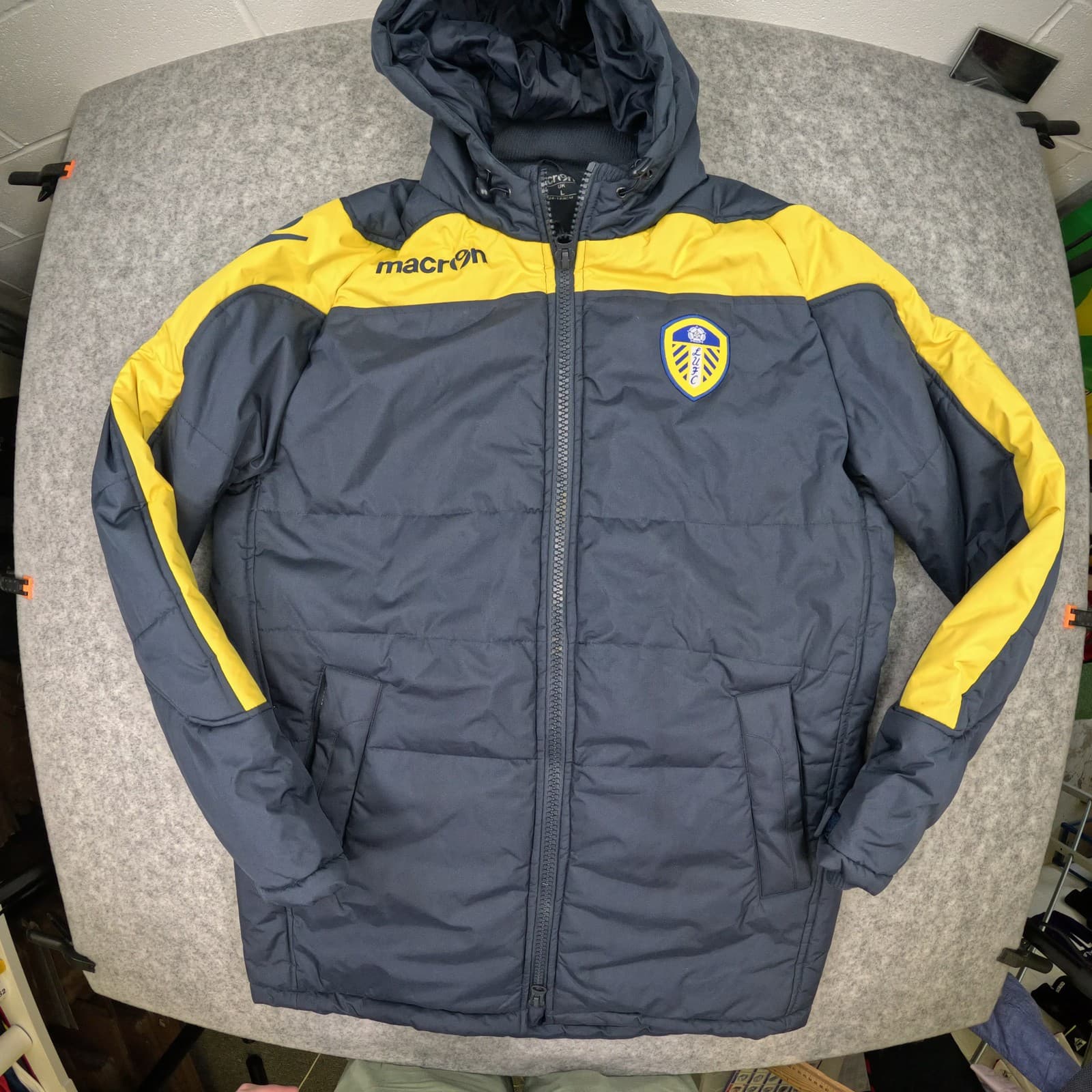 Leeds United Puffer Jacket Large Blue Macron Long Sleeve Zip Padded Coat