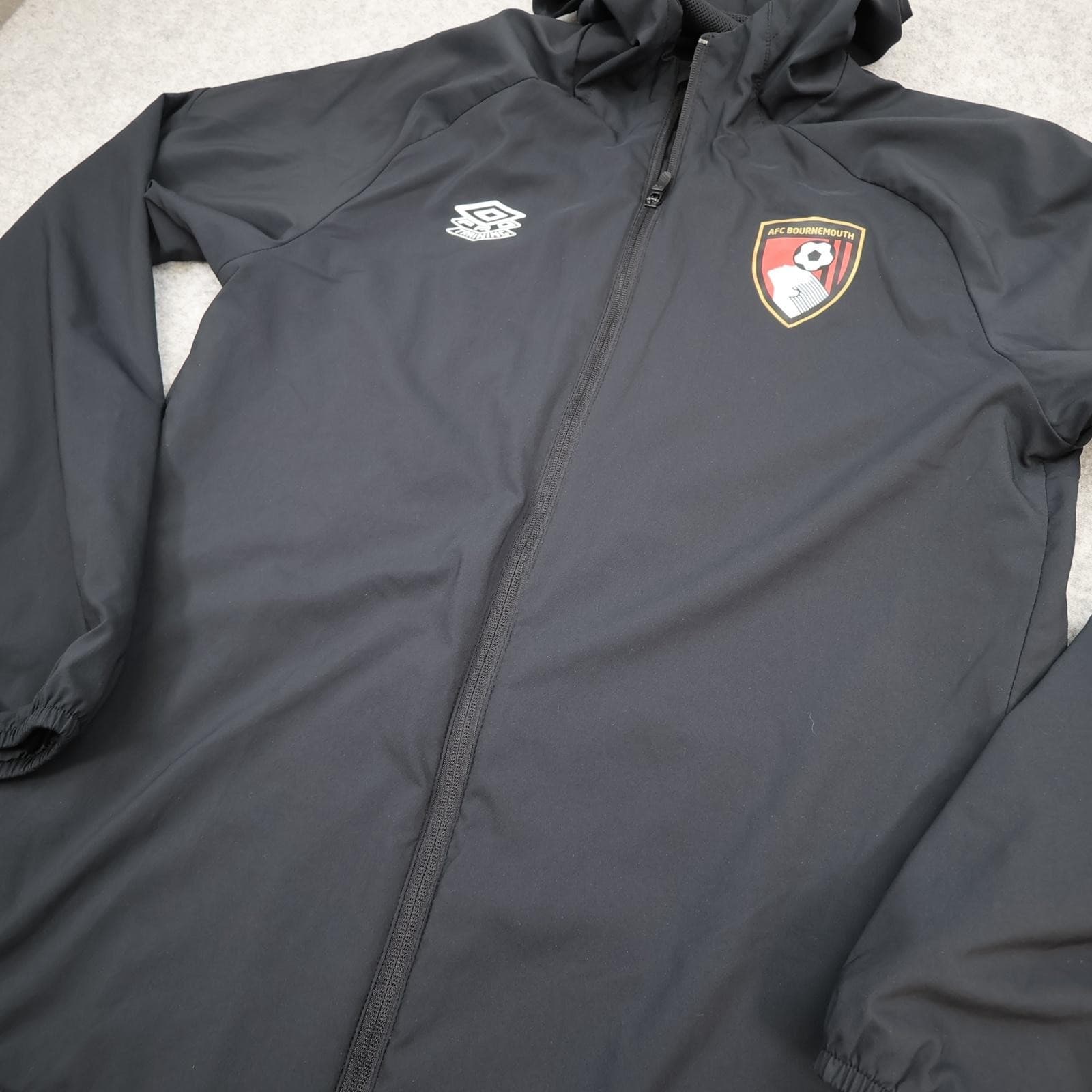 AFC Bournemouth Jacket Mens Small Black Blue Football Umbro Hooded Training photo 3