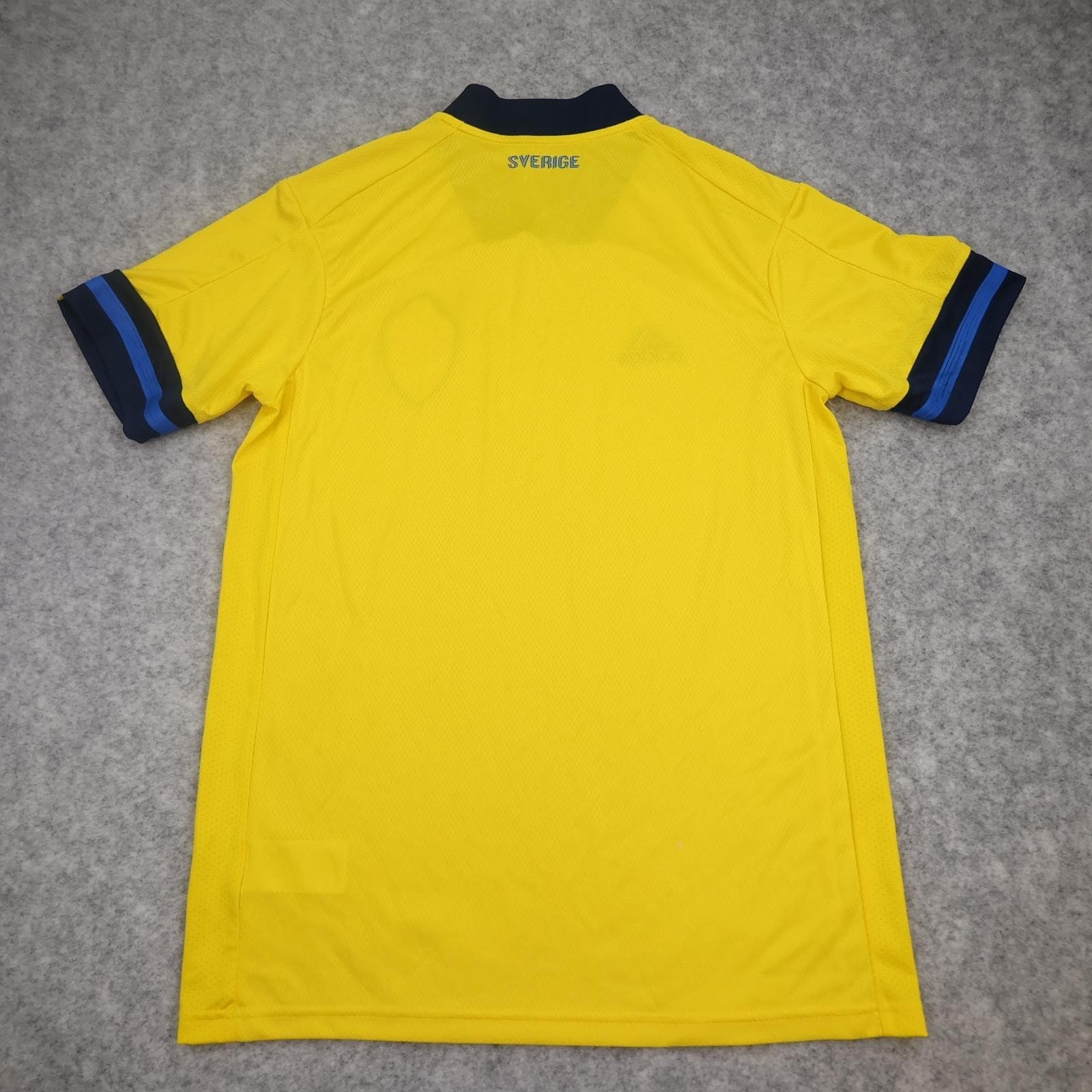 Sweden Home Shirt Mens Medium Yellow 2020 2021 Football Adidas AEROREADY Jersey photo 2