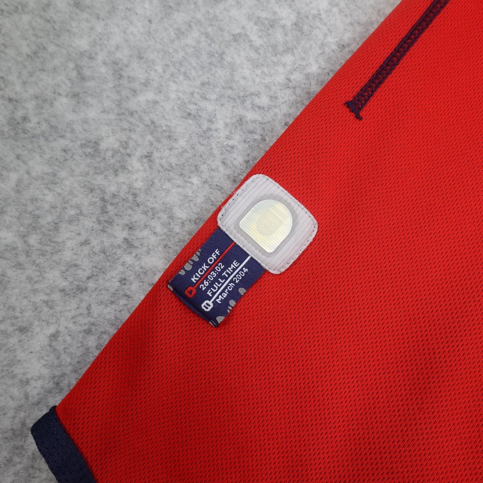 Vintage England Away Shirt Mens Medium Red 2004 Football Umbro Jersey Top photo 3