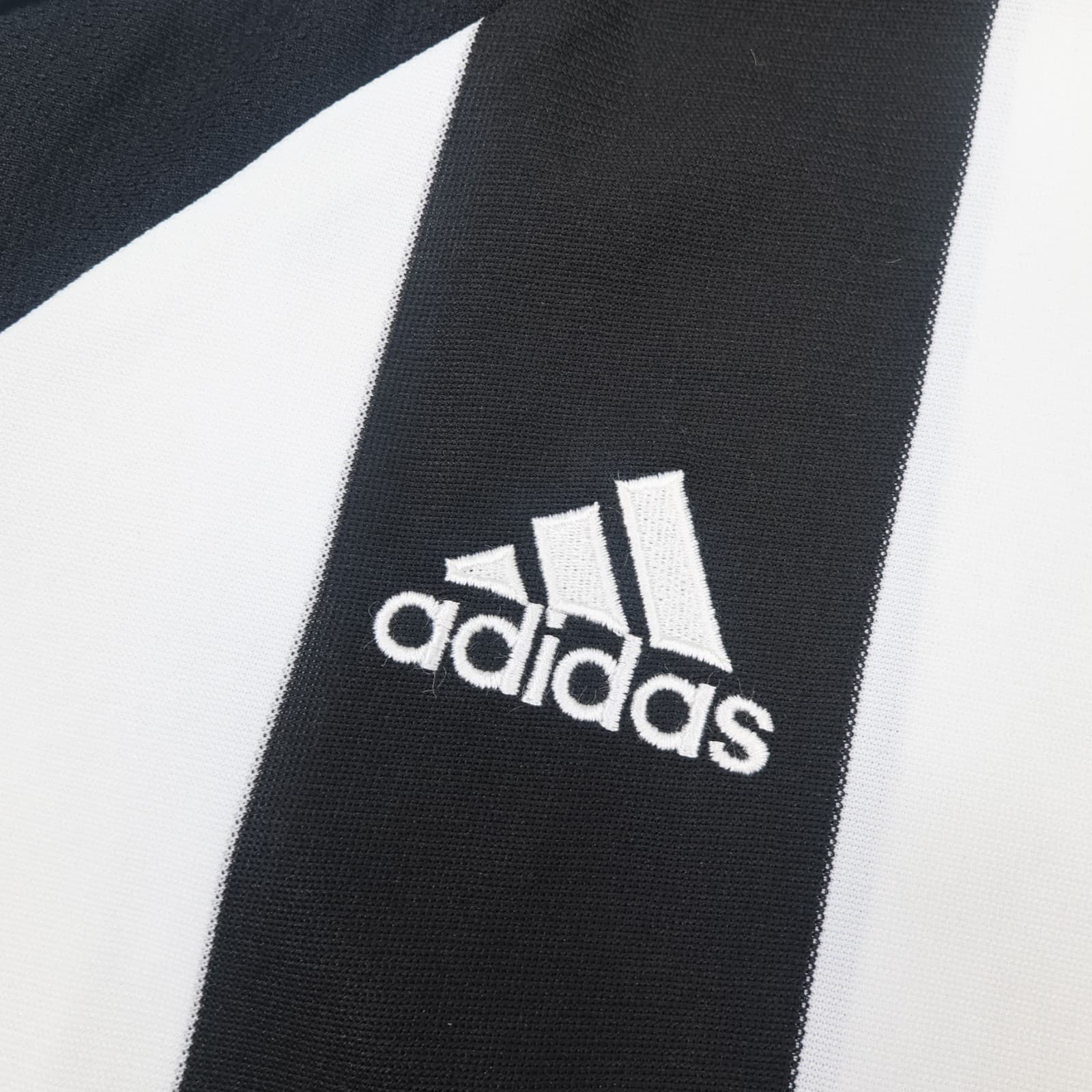 Newcastle United Shirt Medium Black Home Kit 2005 2007 Adidas Soccer Jersey photo 6