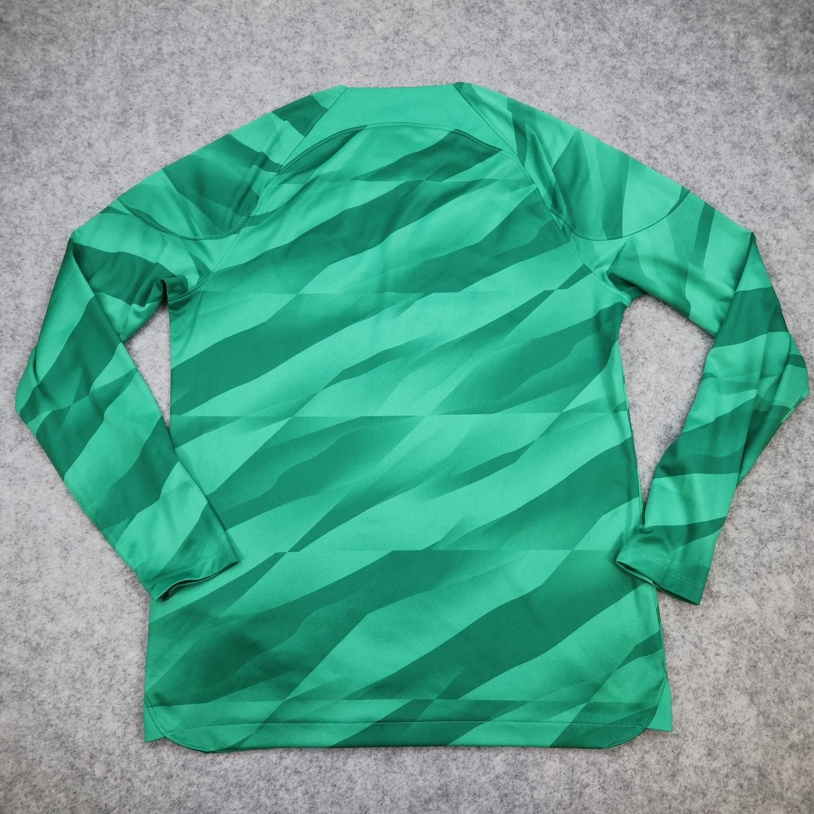 Paris Saint-Germain Goalkeeper Mens Medium Green 2023 2024 Nike Soccer Jersey photo 2