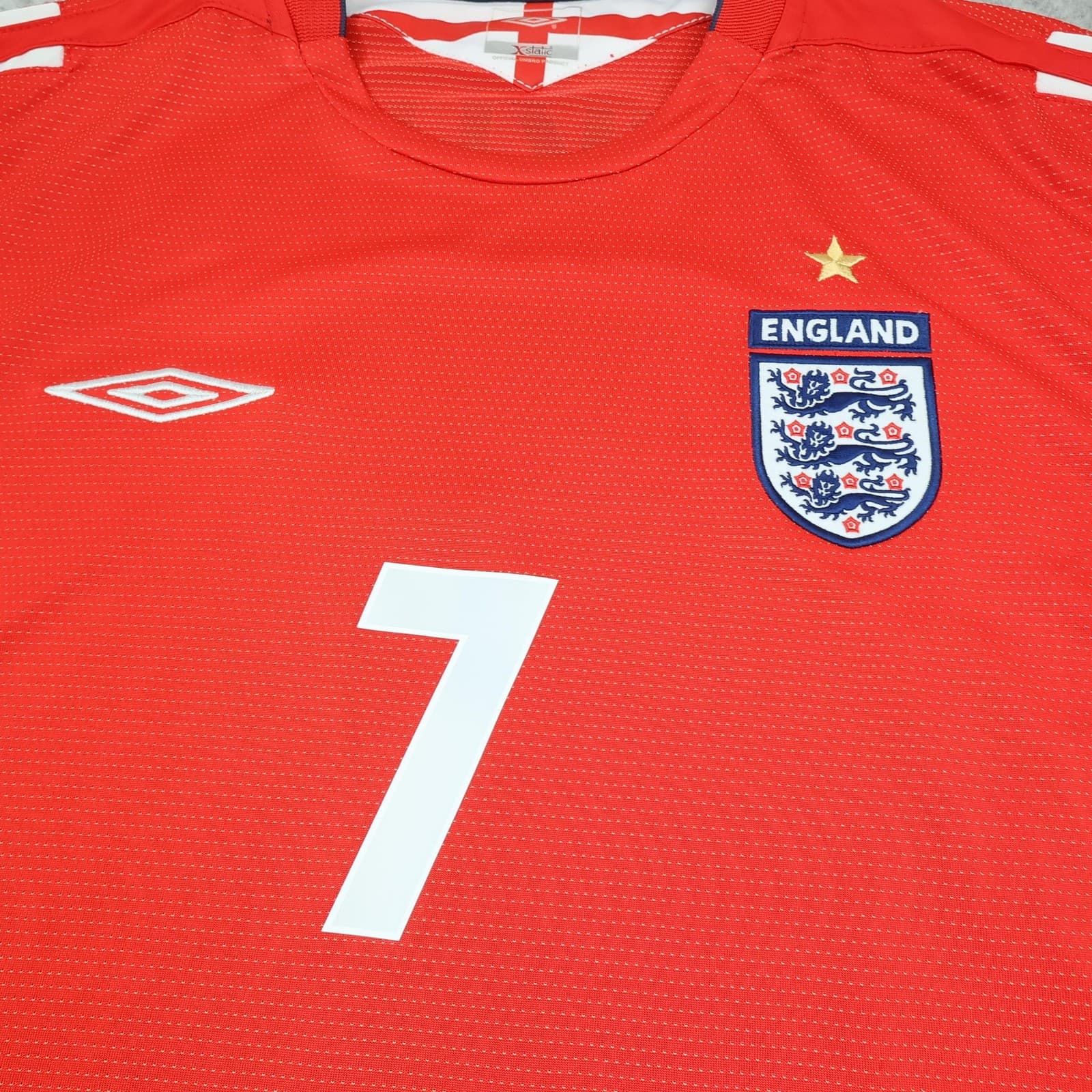 England Away Shirt Mens 2XL Red 2004 2006 Football Umbro Beckham 7 Soccer Jersey photo 3