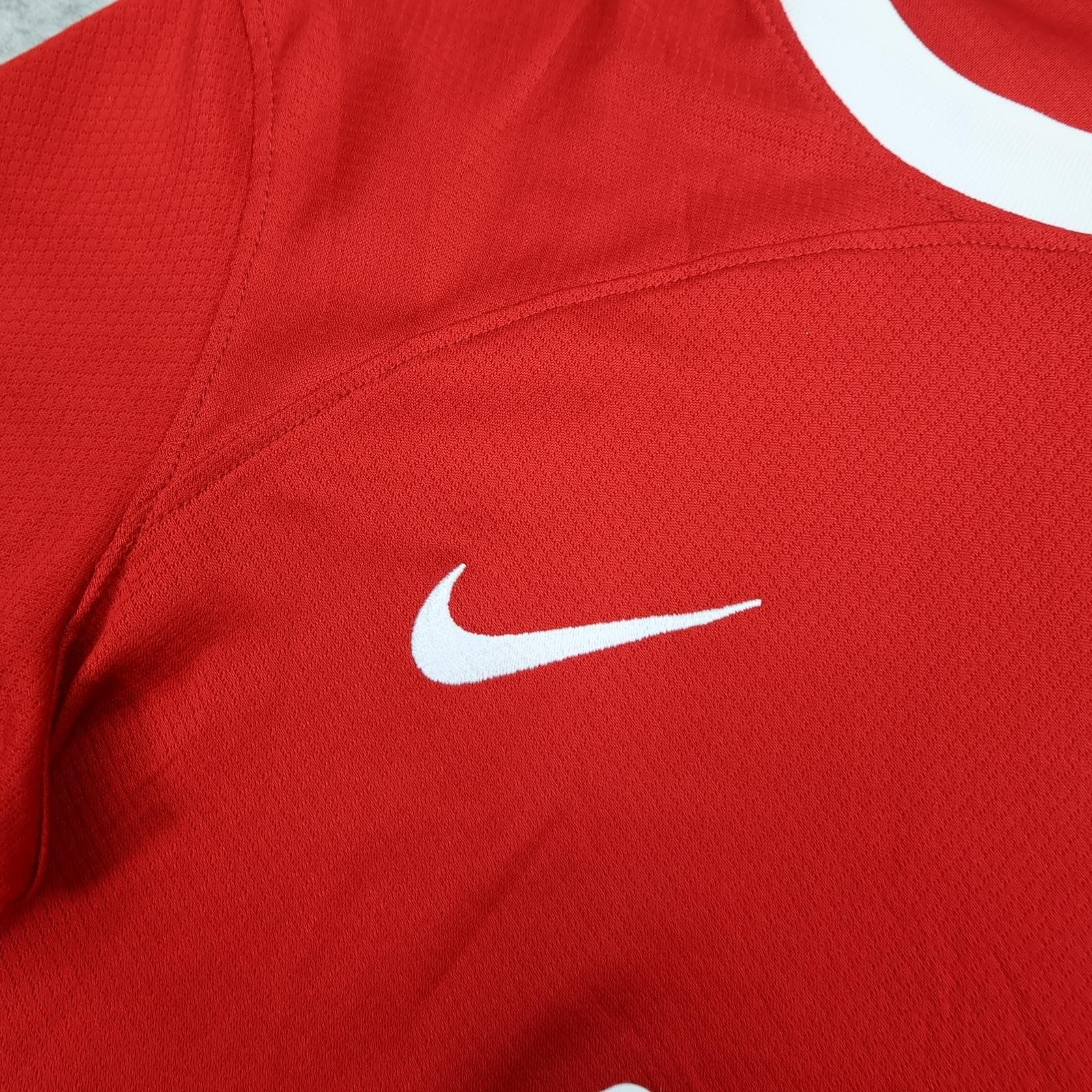 Liverpool Shirt Womens Small Red Home 2023 2024 Football Nike Standard Chartered photo 5