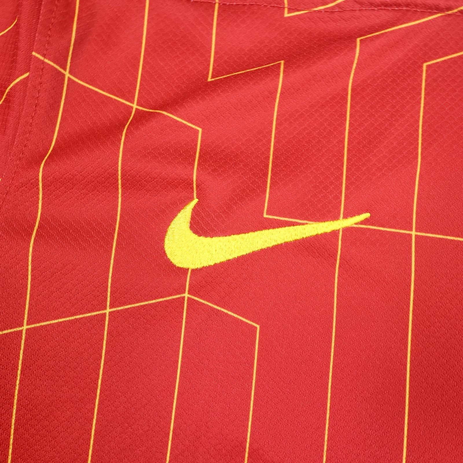 Liverpool Shirt Medium Red Home Kit 2024 2025 Nike Soccer Jersey photo 6