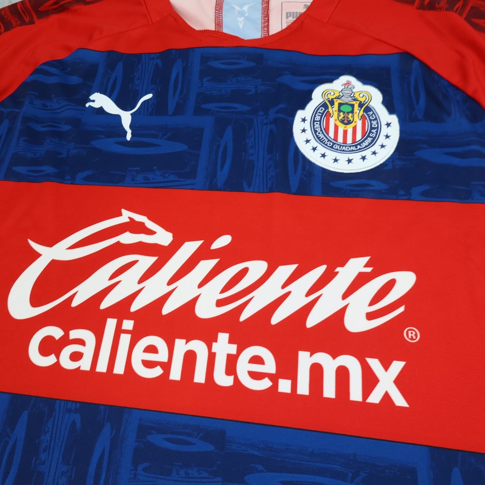 Chivas Guadalajara Football Shirt Puma Away Shirt 2019 2020 Soccer Jersey photo 2