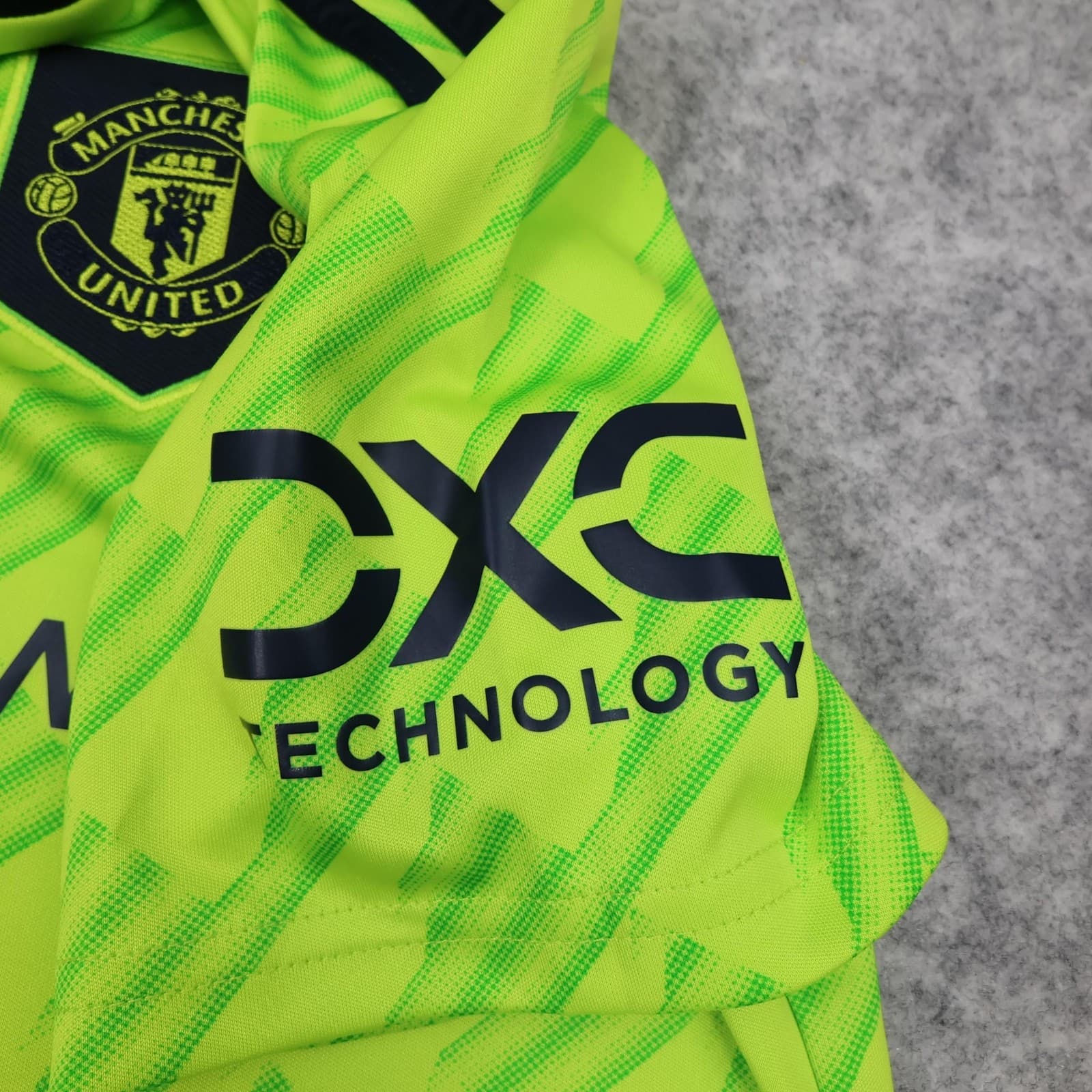Manchester United Shirt Womens Small 8-10 3rd 2022 2023 Adidas Toone 7 Jersey photo 9