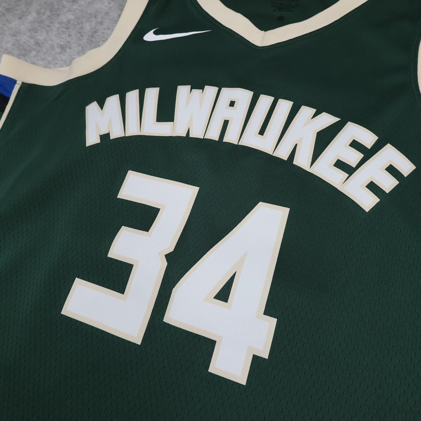 Milwaukee Bucks Basketball Jersey Mens Medium Green NBA Nike Antetokounmpo 34 photo 2