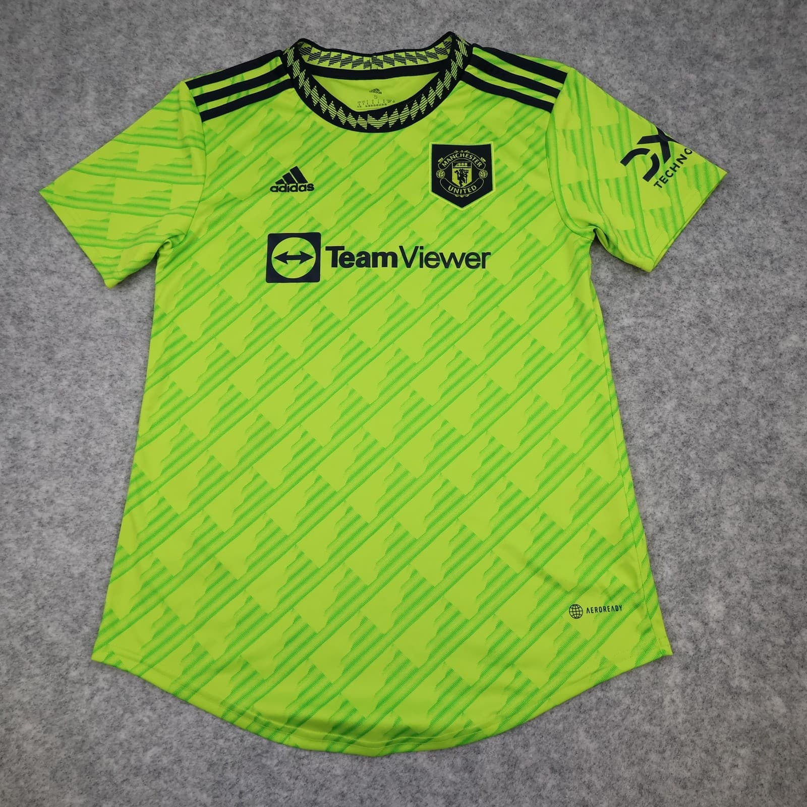 Manchester United Shirt Womens Small 8-10 3rd 2022 2023 Adidas Toone 7 Jersey photo 2