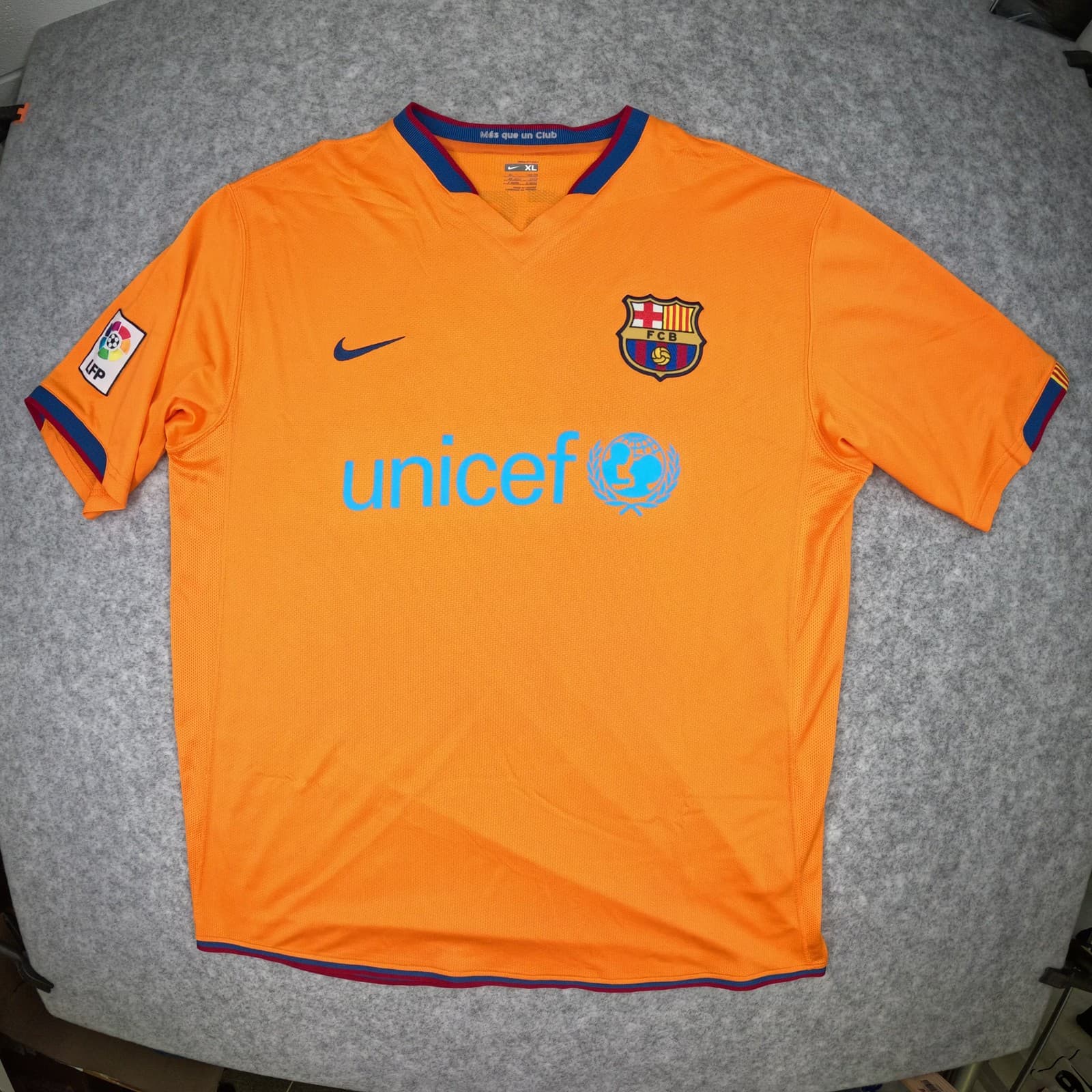 Barcelona Football Shirt Extra Large 2006 2007 Away Orange Nike Messi 19 Jersey photo 2