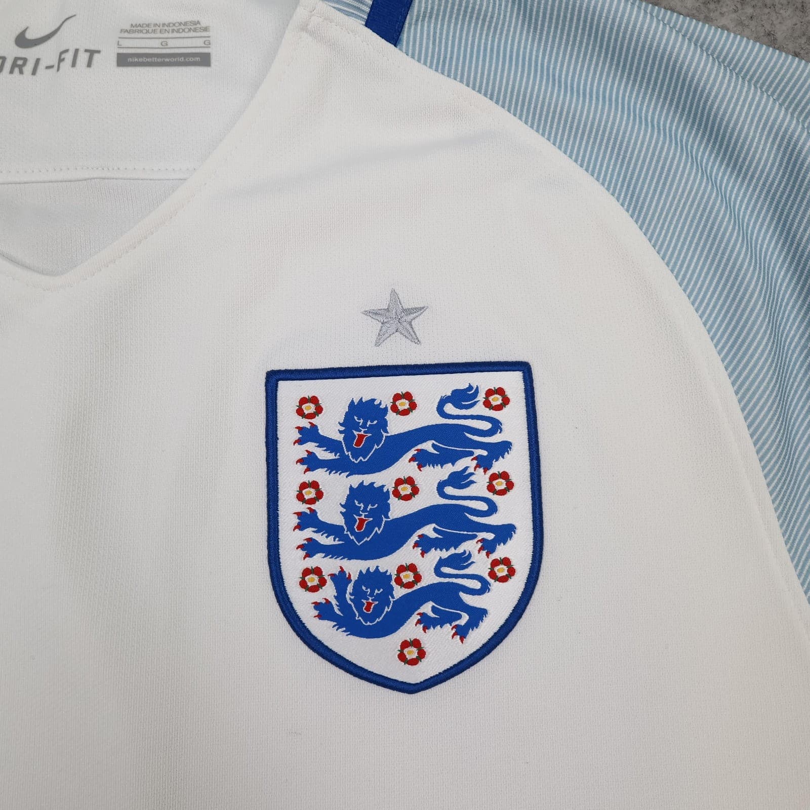 England Home Shirt Mens Large White 2016 2017 Football Nike Dri Fit Jersey Top photo 3