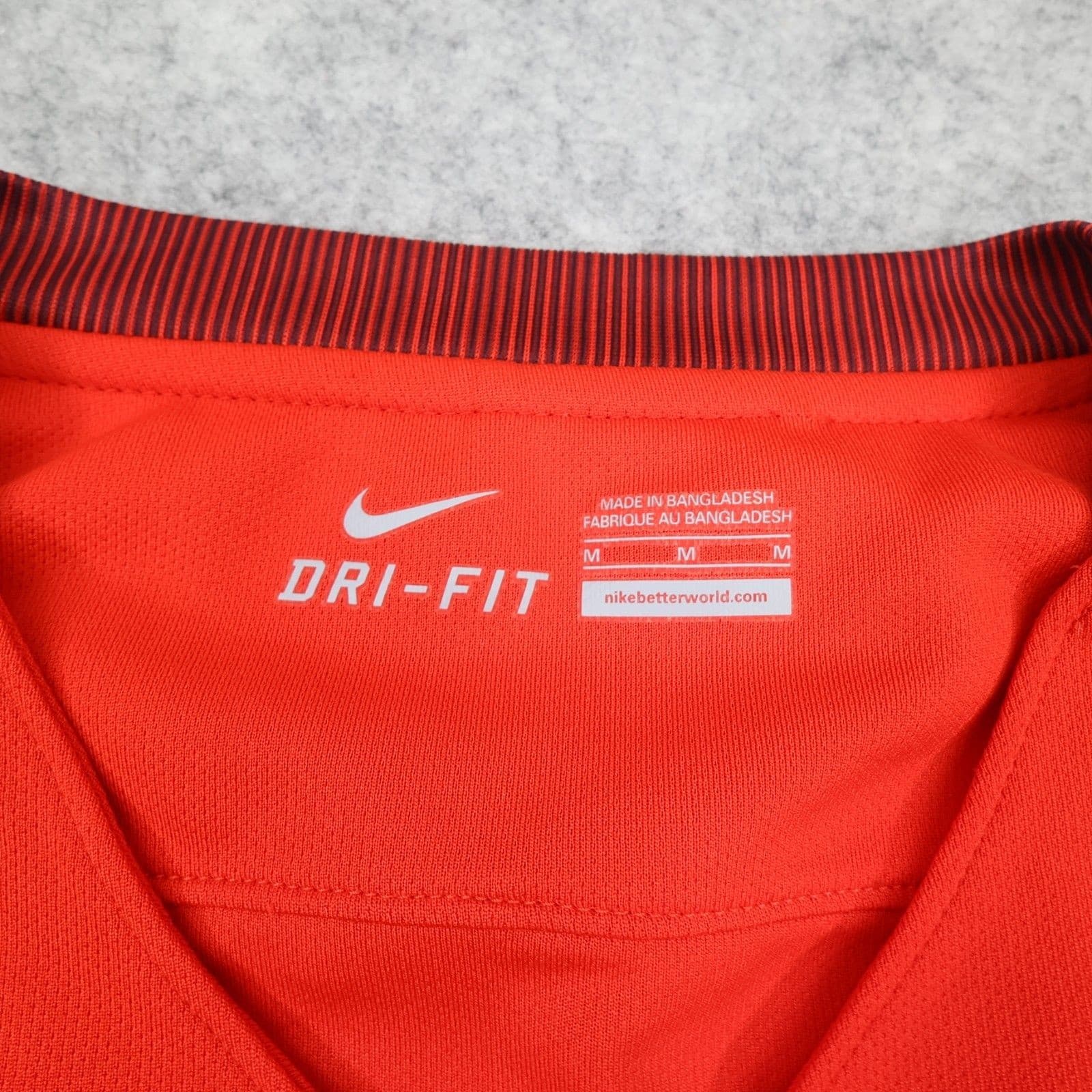 England Football Shirt Medium Nike Red Away Kit 2016 2017 Soccer Jersey photo 7
