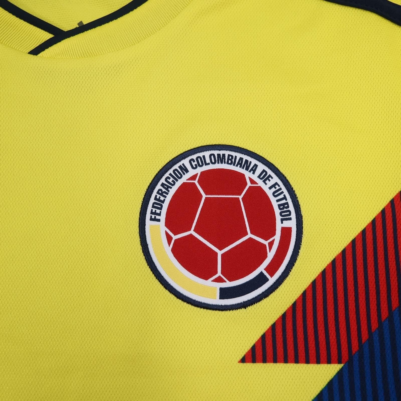 Colombia Home Shirt Kids 13-14 Years Yellow 2018 Soccer Jersey Adidas Climalite photo 3