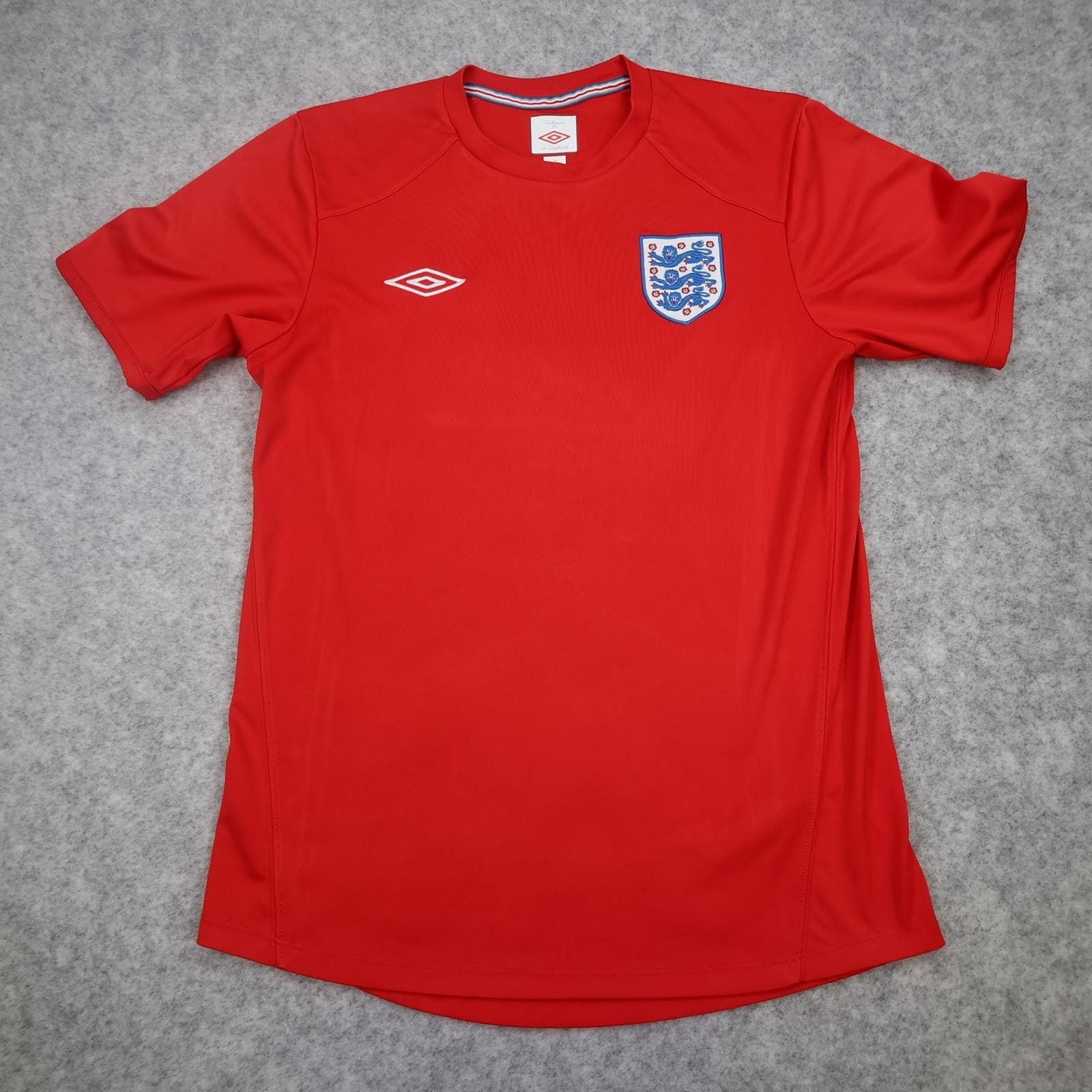 England Away Shirt Mens Medium Red 2010 2011 Umbro Tailored Soccer Jersey