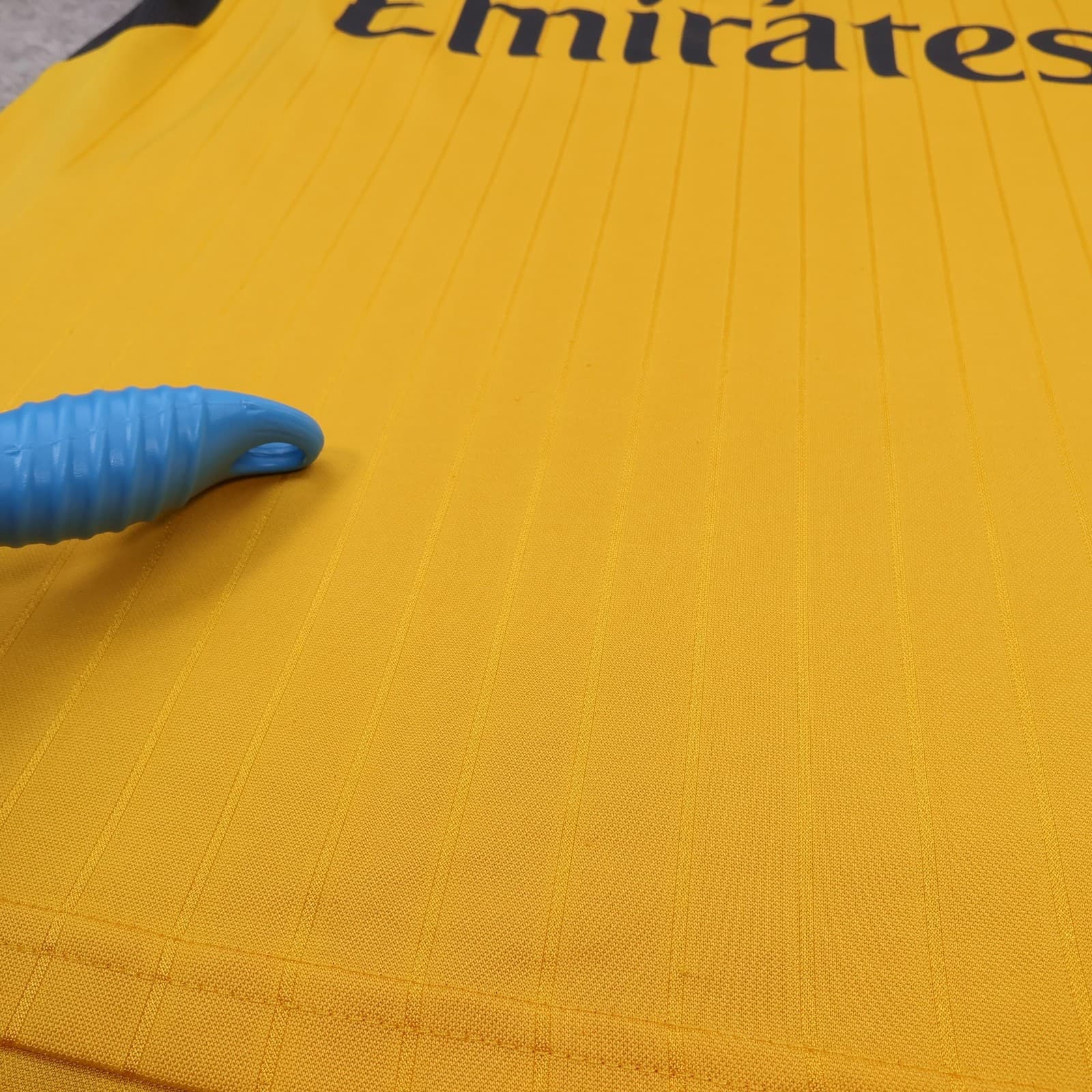 Arsenal Away Shirt Mens Small Yellow 2016 2017 Football Soccer Puma Jersey photo 8