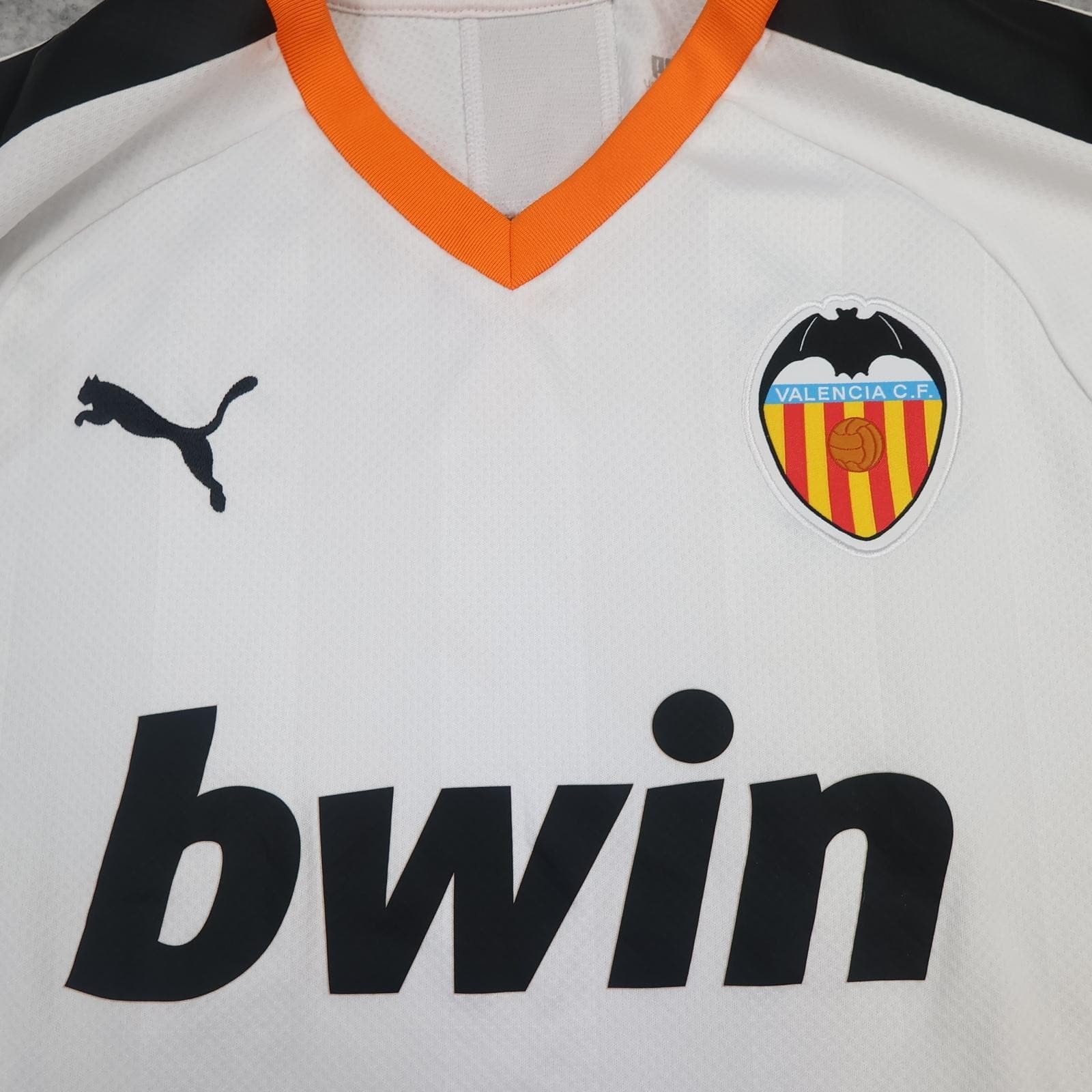 Valencia CF Shirt Mens Medium White Home 2019 2020 La Liga Soccer Jersey Puma photo 4