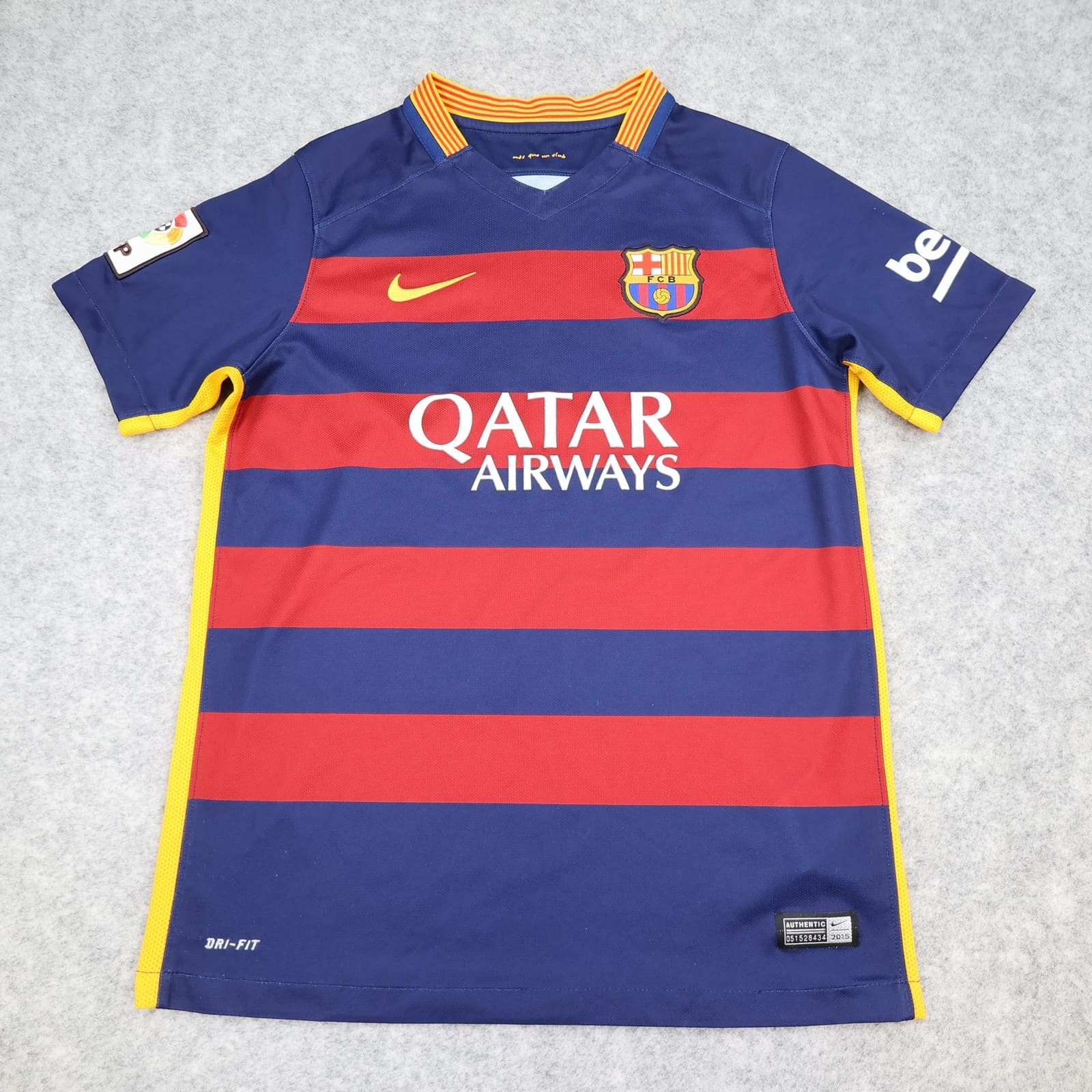 Barcelona Home Shirt Kids 12-13 Years Home Kit 2015 2016 Nike Soccer Jersey