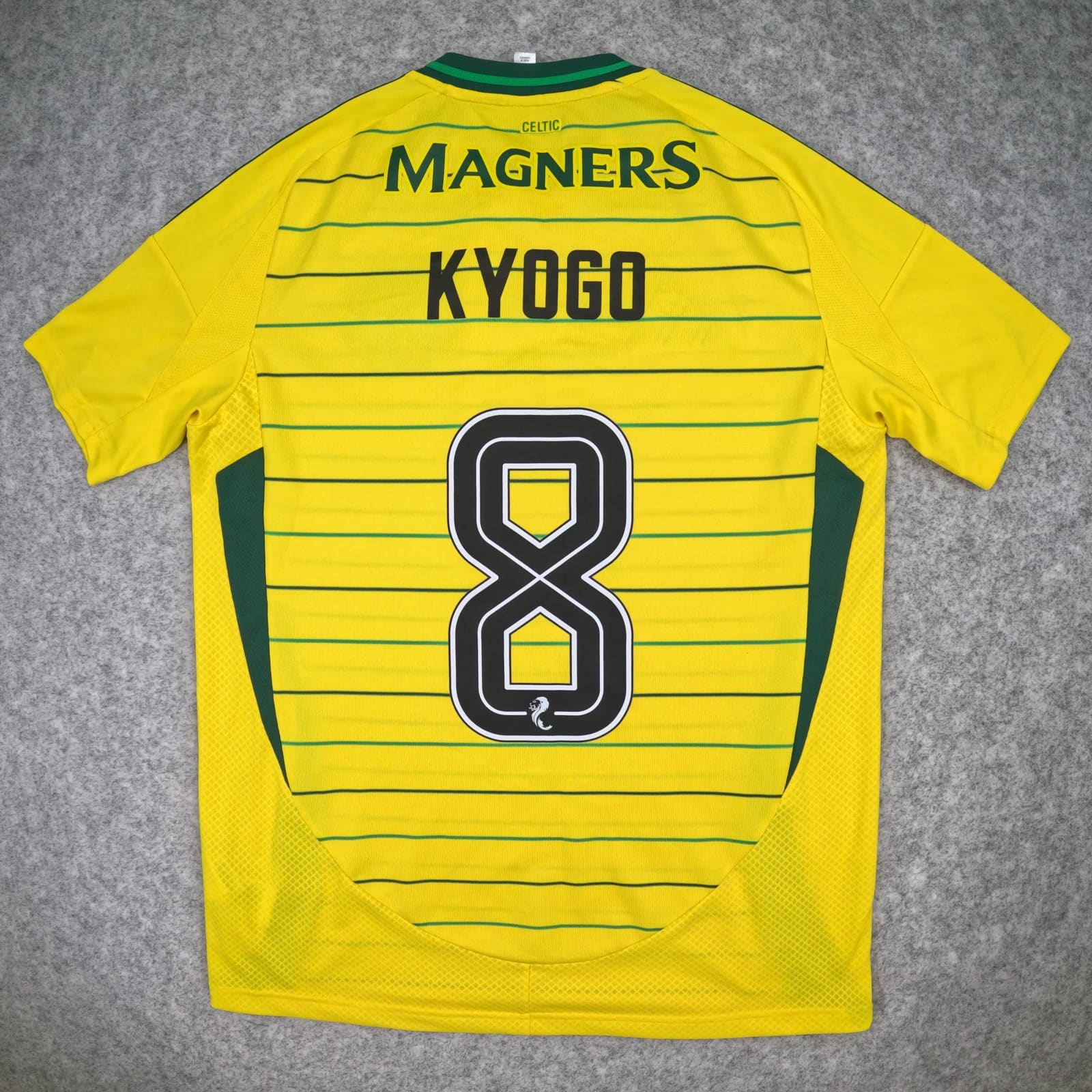 Celtic Football Shirt Medium Yellow Away 2024 25 adidas Kyogo 8 Soccer Jersey