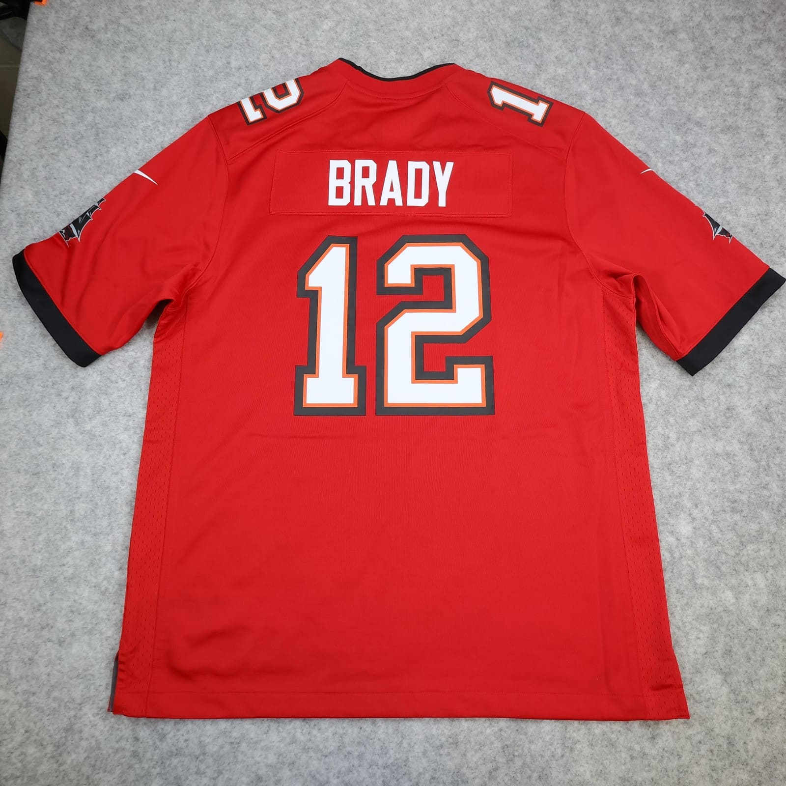 Tampa Bay Buccaneers Football Jersey Mens Large Red NFL Nike Brady 12 On Field