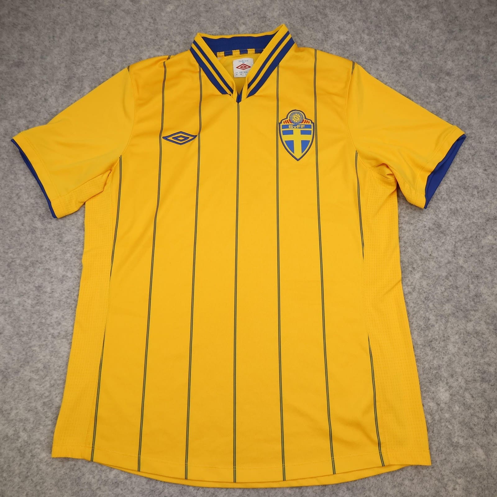 Sweden Home Shirt Mens Medium Yellow 2012 2013 Umbro Soccer Jersey Top SVFF