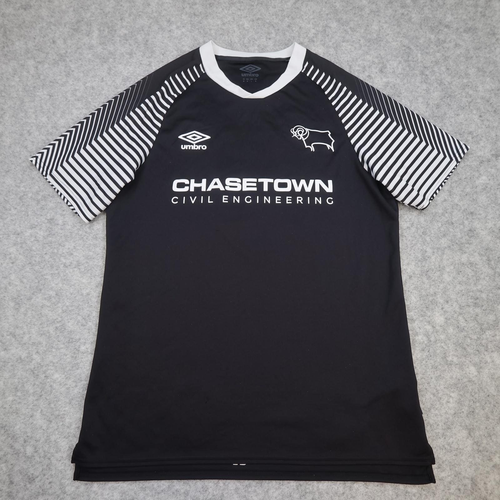 Derby County Training Shirt Mens Medium Black EFL Football Umbro Chasetown