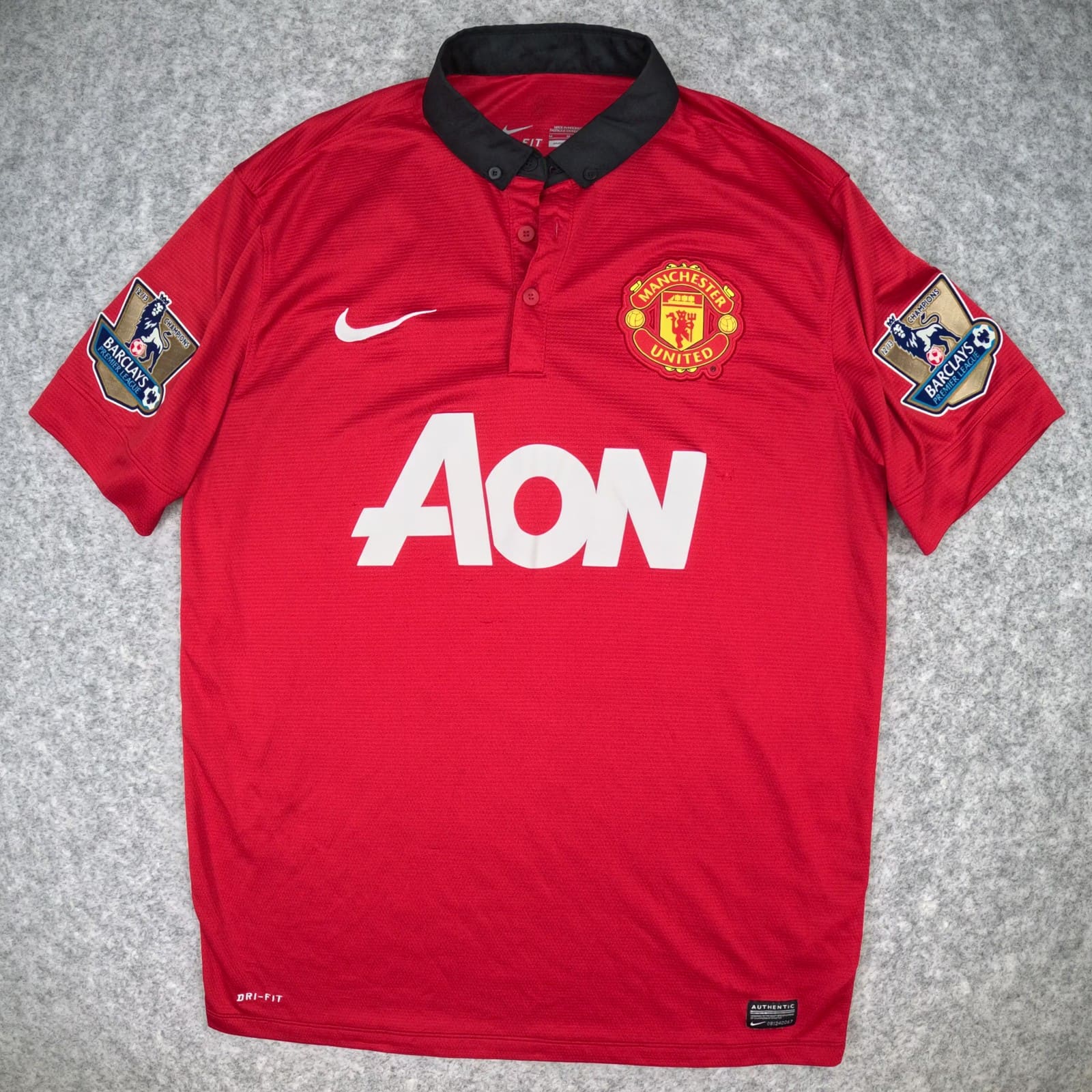 Manchester United Football Shirt Medium Red 2013 2014 Nike Valencia 25 Jersey