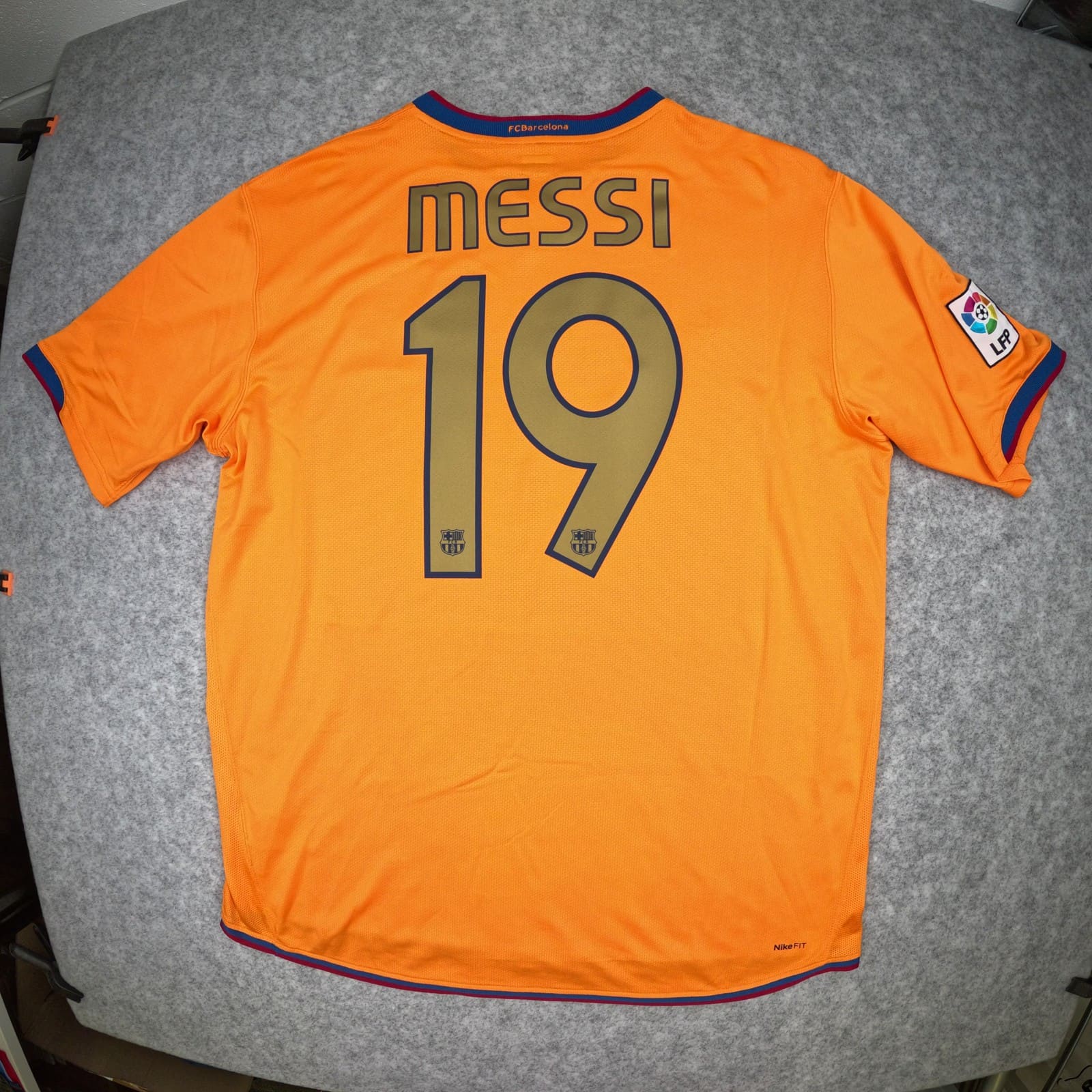 Barcelona Football Shirt Extra Large 2006 2007 Away Orange Nike Messi 19 Jersey