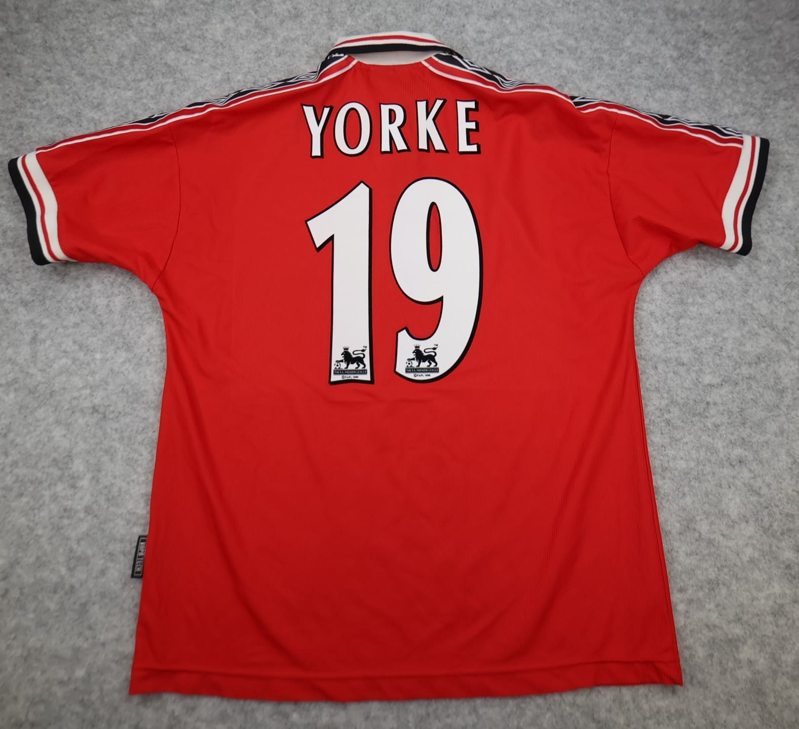 Manchester United Shirt Large Red Home Kit 1998 1999 2000 Umbro Dwight Yorke 19