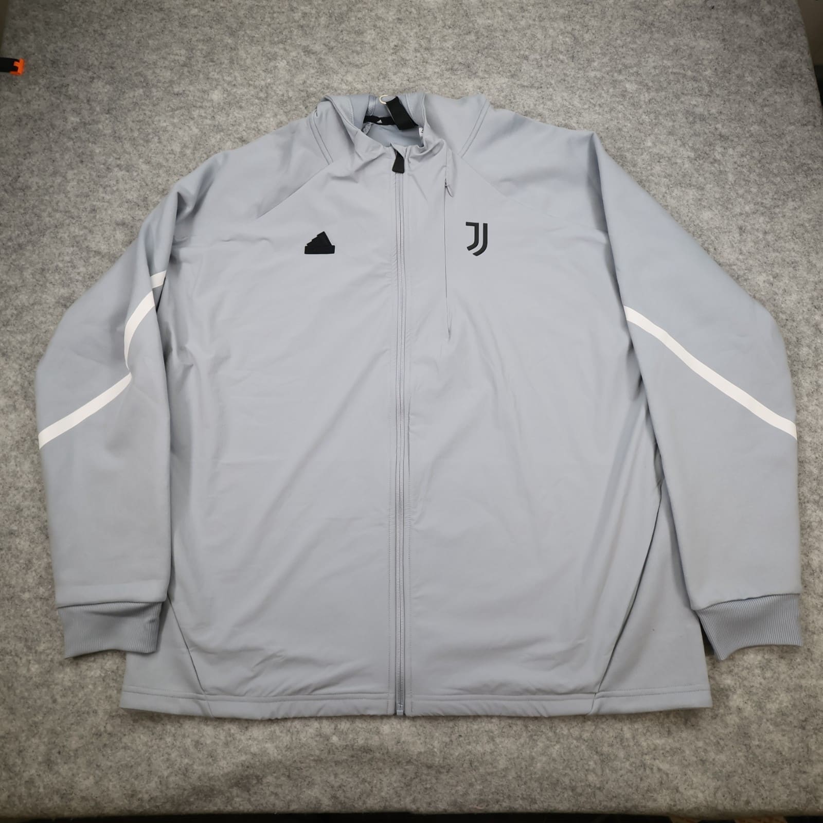 Juventus Football Jacket 2XL Silver Track Jacket 2023 2024 Adidas Jacket Top