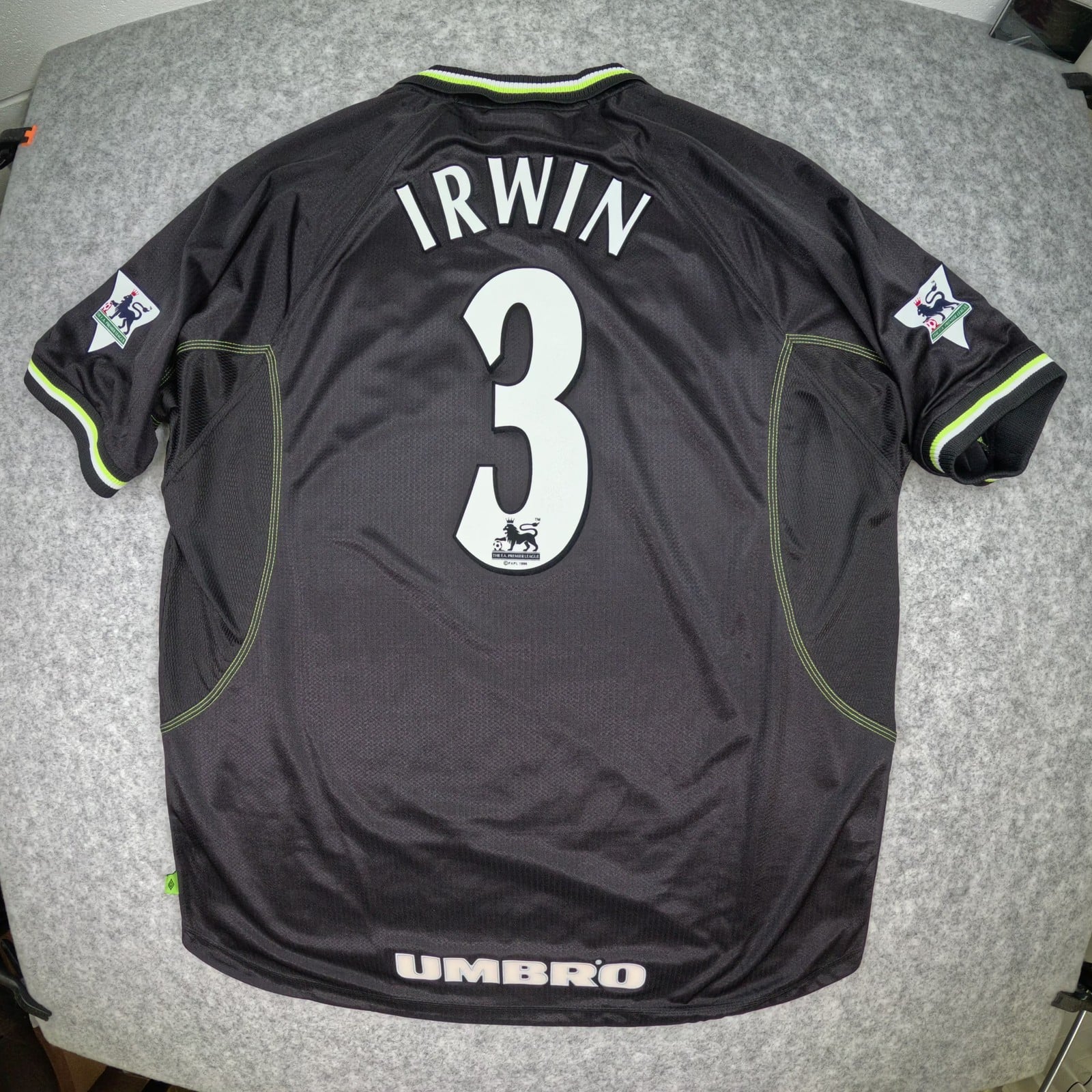 Manchester United Football Shirt 2XL 1998 1999 Black Umbro Irwin 3 Soccer Jersey