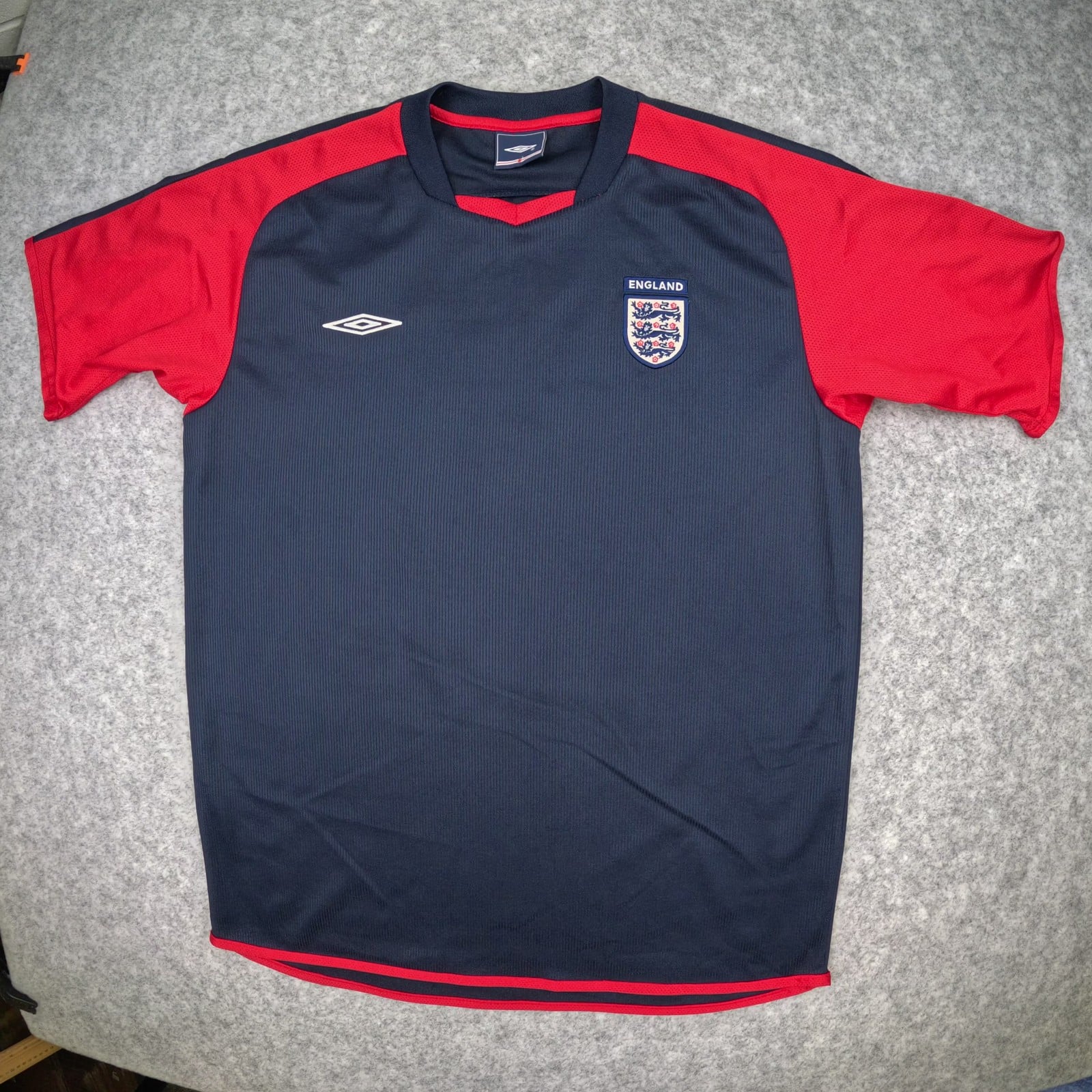 England Football Shirt Training Medium Navy Blue Umbro 2000s Jersey