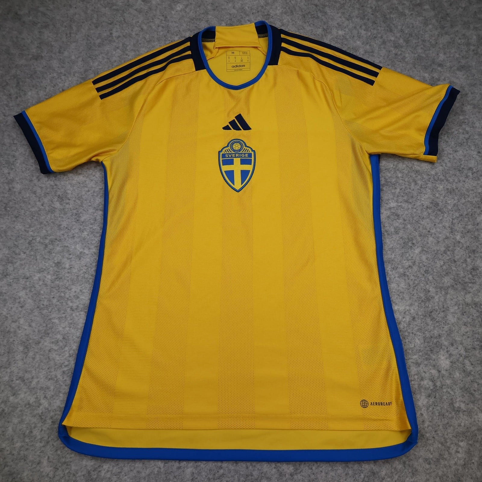 Sweden Home Shirt Mens Medium Yellow 2022 2023 Football Adidas Jersey