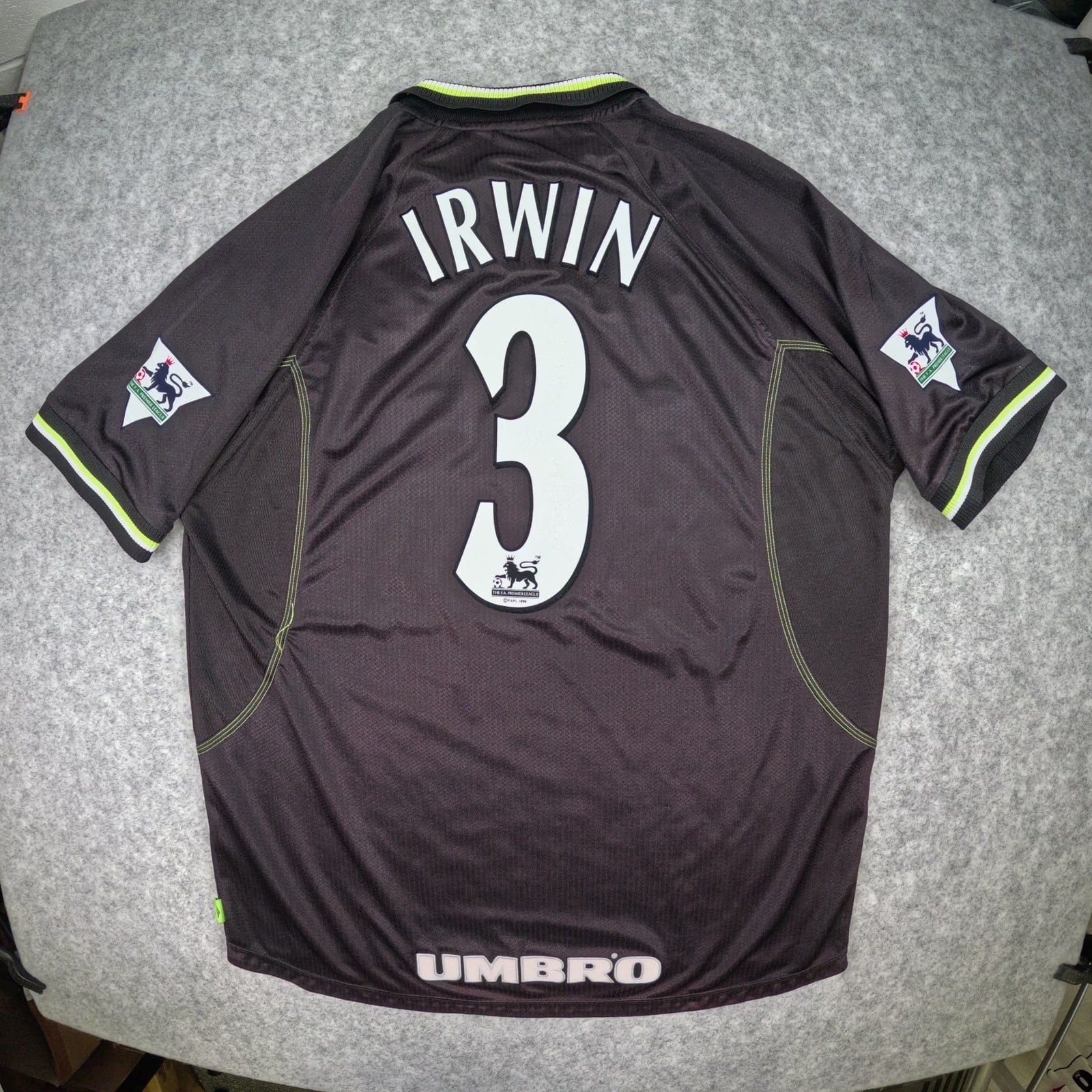 Manchester United Football Shirt XL Black 1998 1999 Third Irwin 3 Soccer Jersey