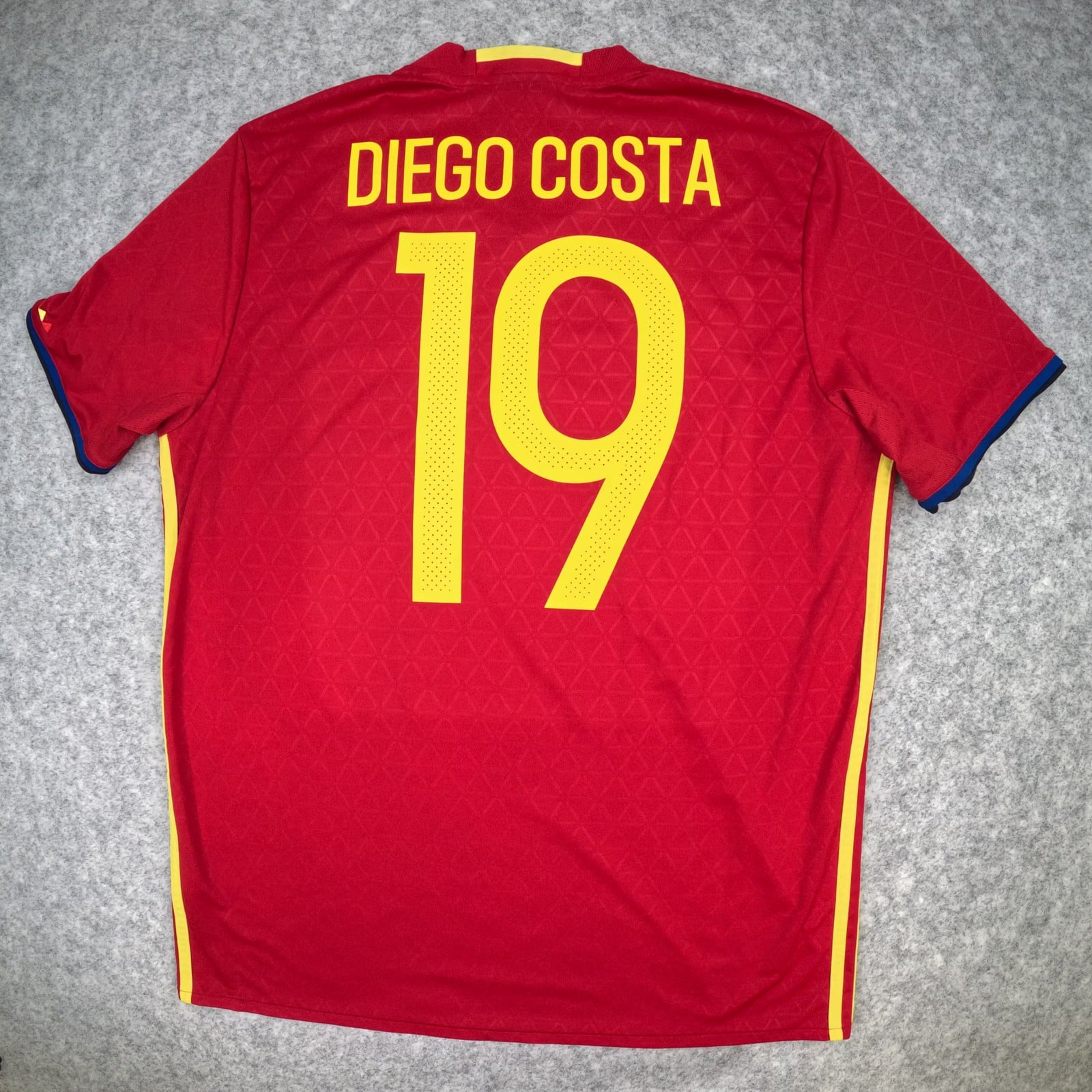 Spain Football Shirt Large Red Home 2016 17 adidas Diego Costa 19 Soccer Jersey