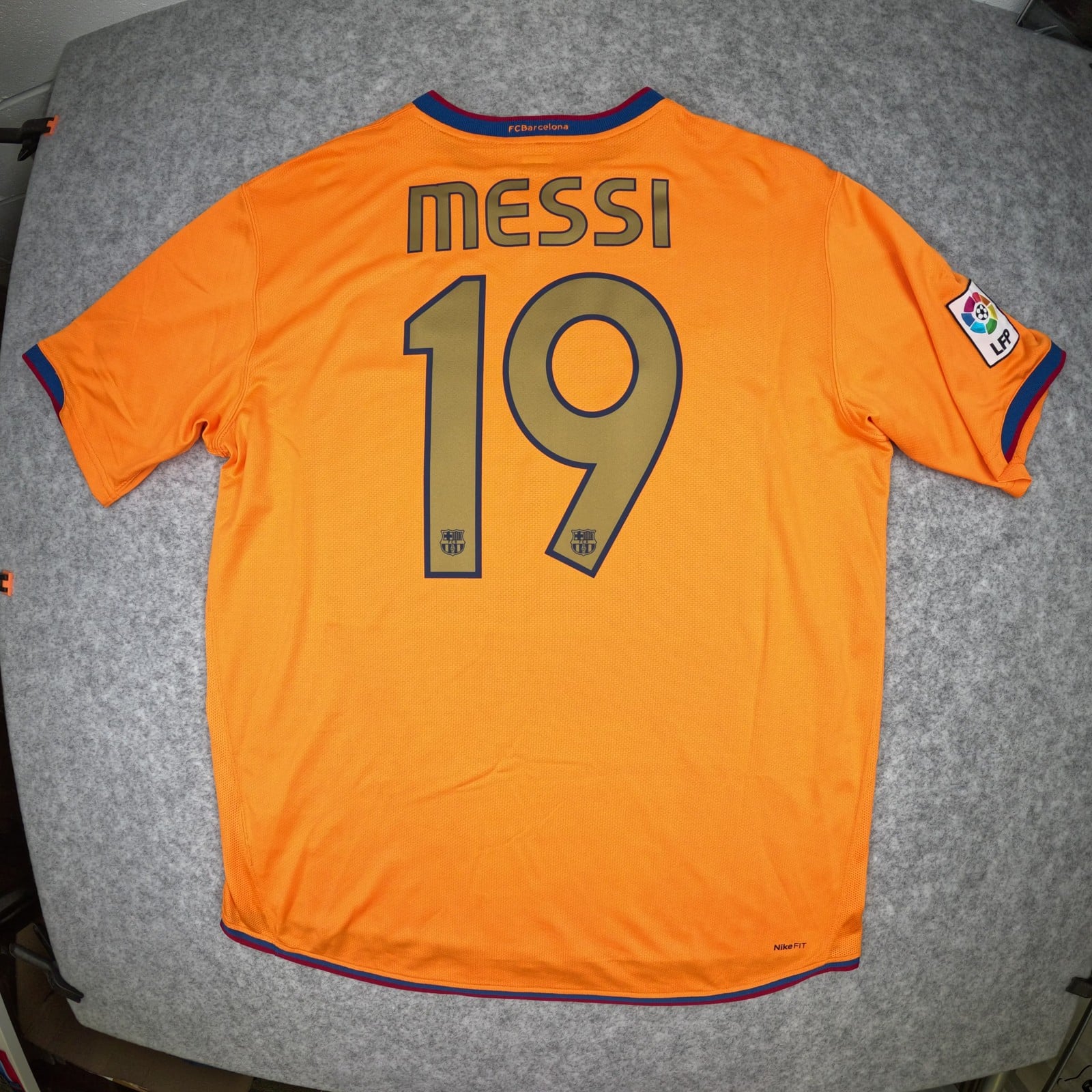 Barcelona Football Shirt Extra Large 2006 2007 Away Orange Nike Messi 19 Jersey